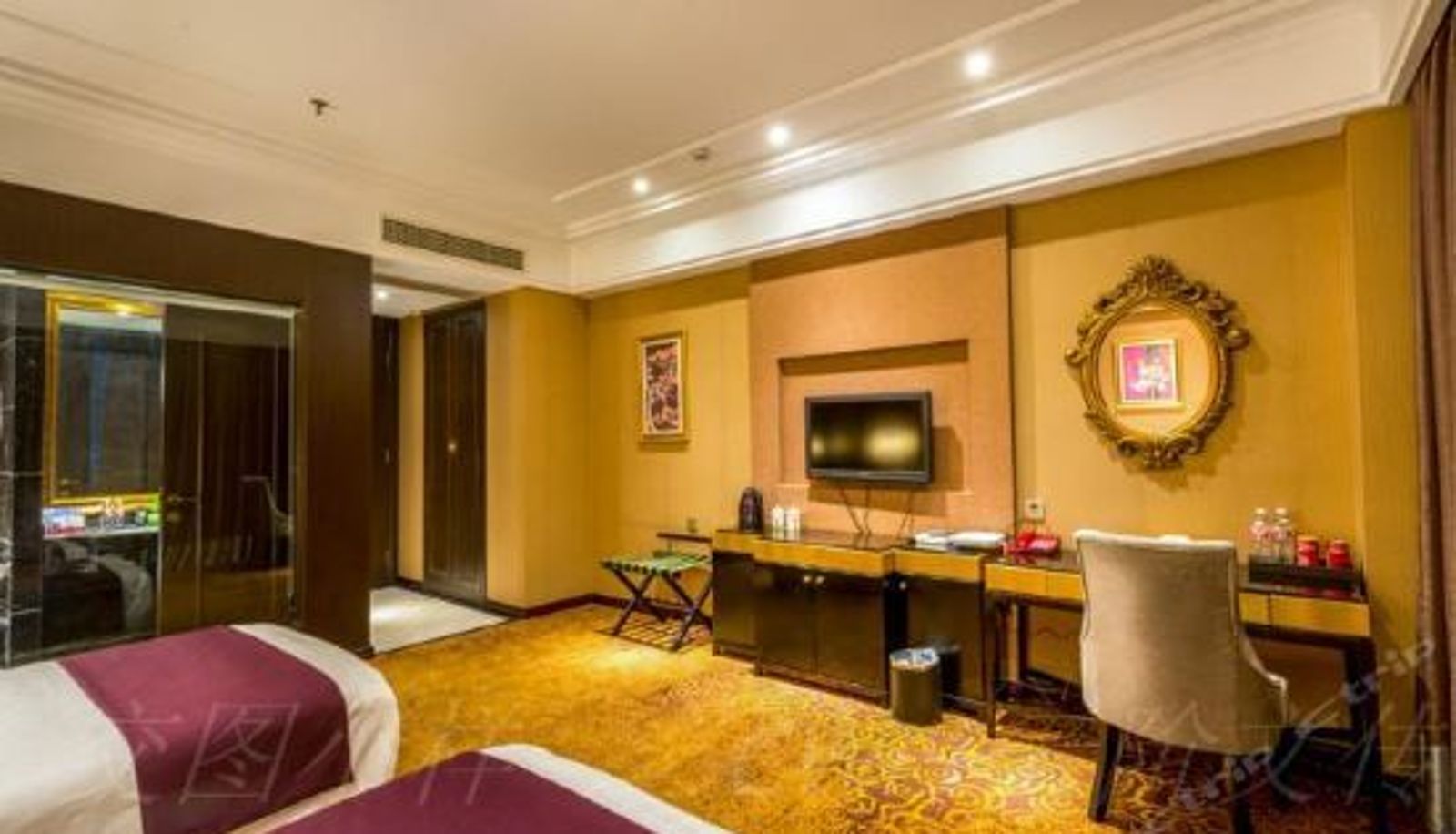 Camera business - Shuimu Dongfang Hotel