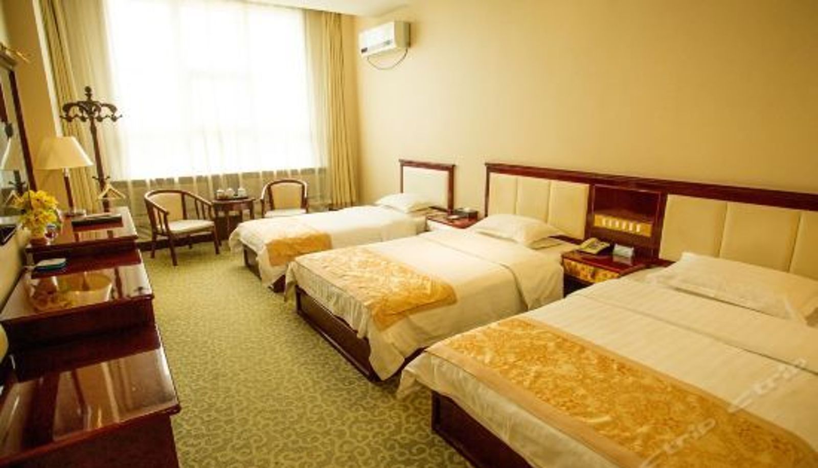 Dreibettzimmer - Shennong Hotel