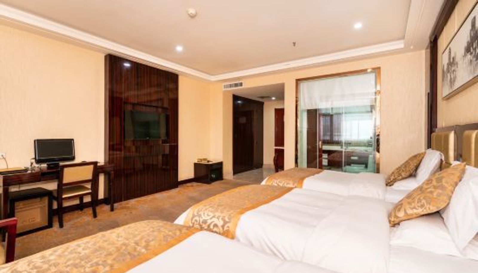Tripla - Mingcheng International Hotel