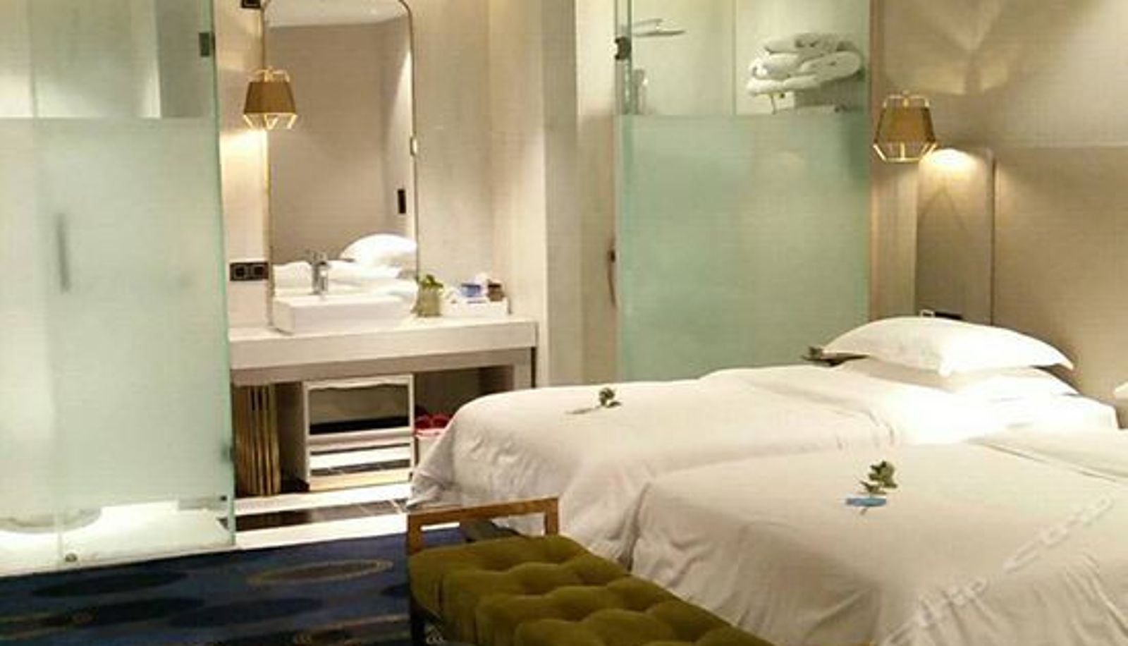 Triple room - Lingshang International Hotel