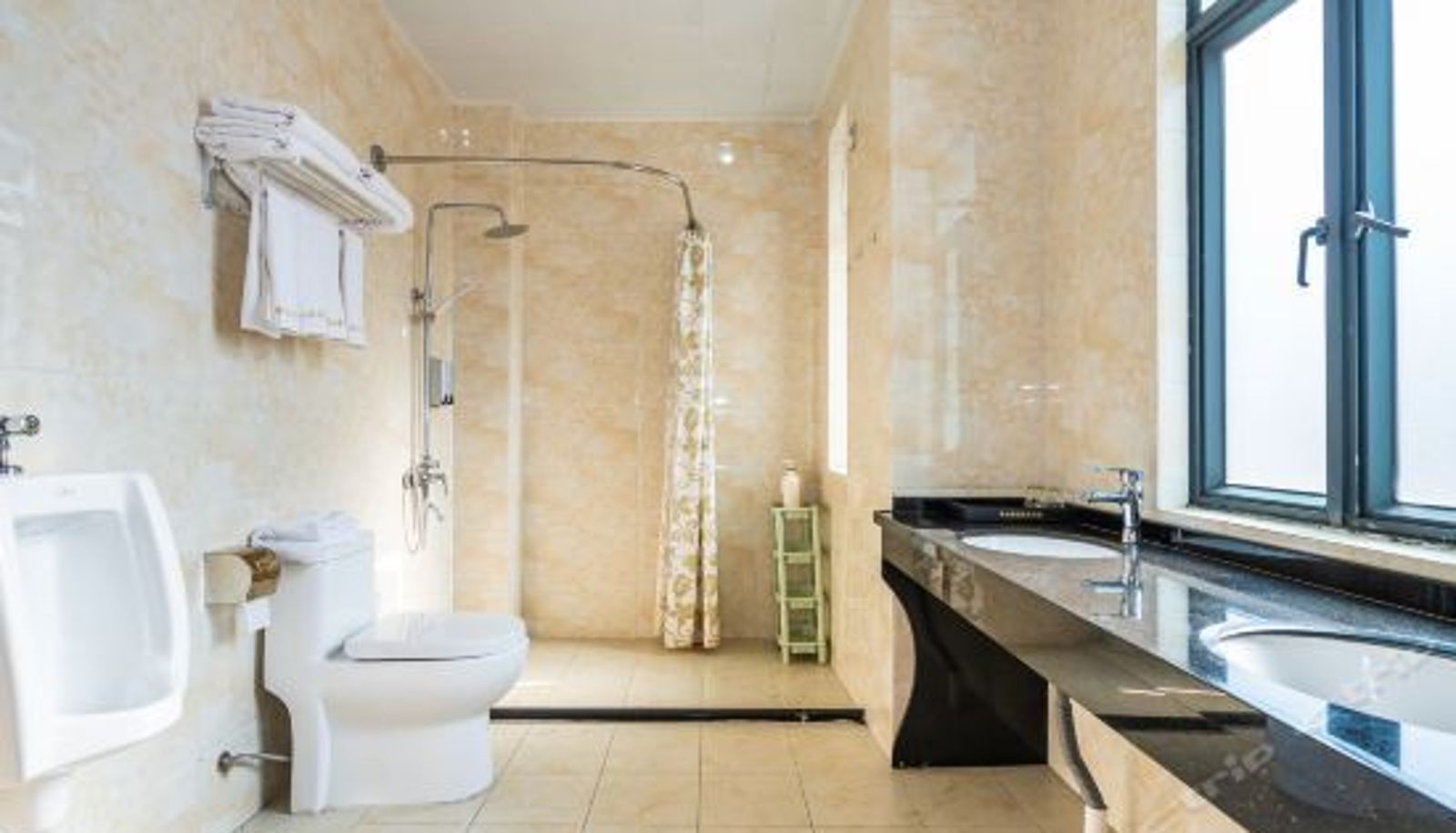 Dreibettzimmer - Banshan Hot Spring Villa