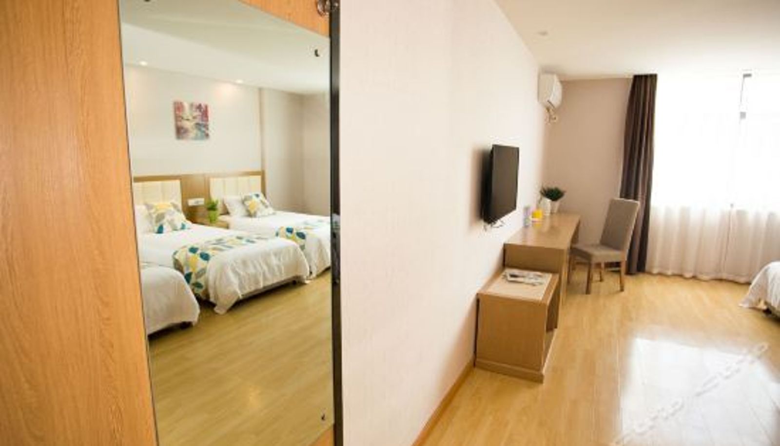 Tripla - Shuiyunjian Themed Hotel (Huangshan Scenic Area Transfer Center)