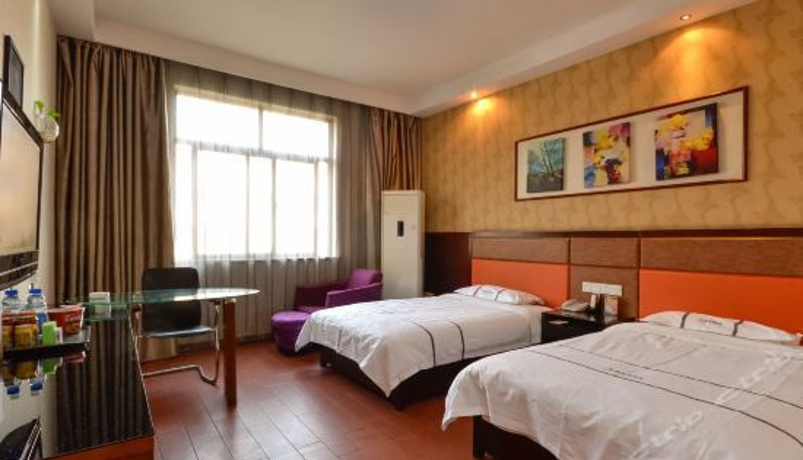 Business room - Venice Hotel (Jiujiang South Bus Station)
