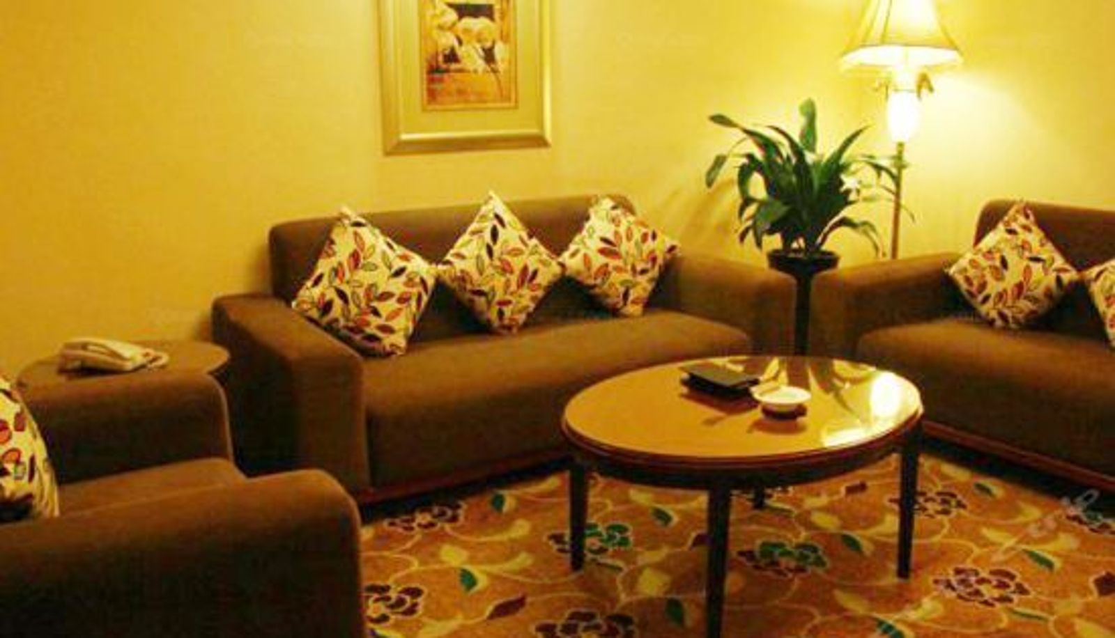 Suite - New Overseas Chinese Hotel