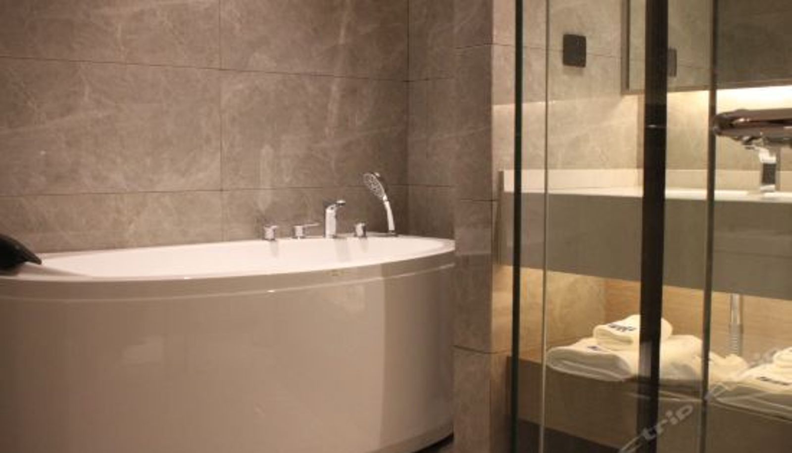 Suite - Newman City Hotel (Huzhou Yishang Street)