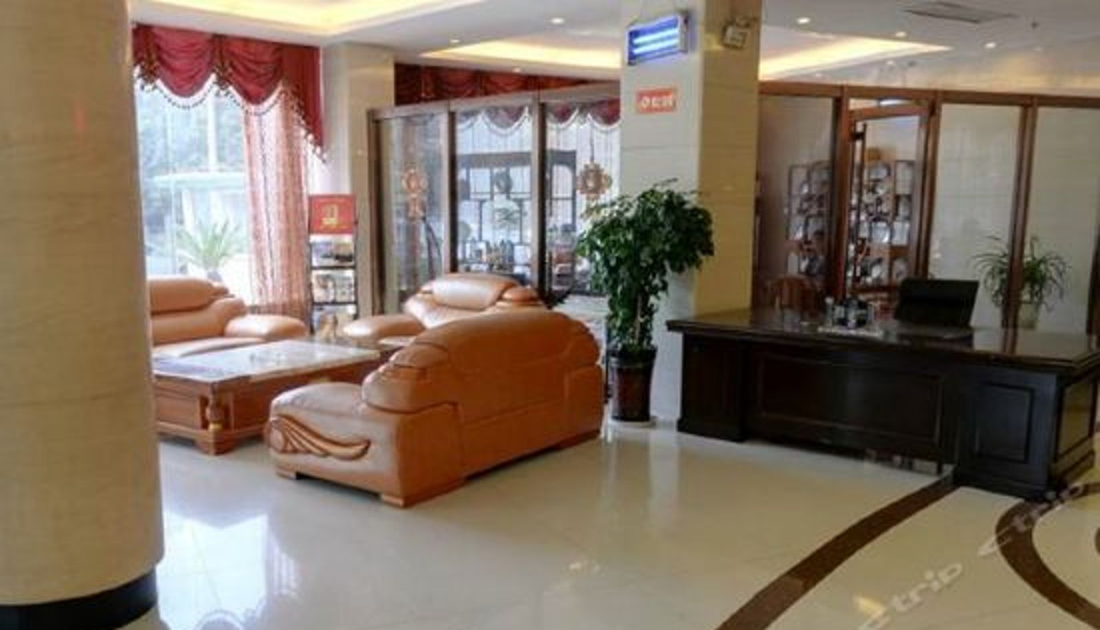 Rezeption - Jin Yi Lai Hotel