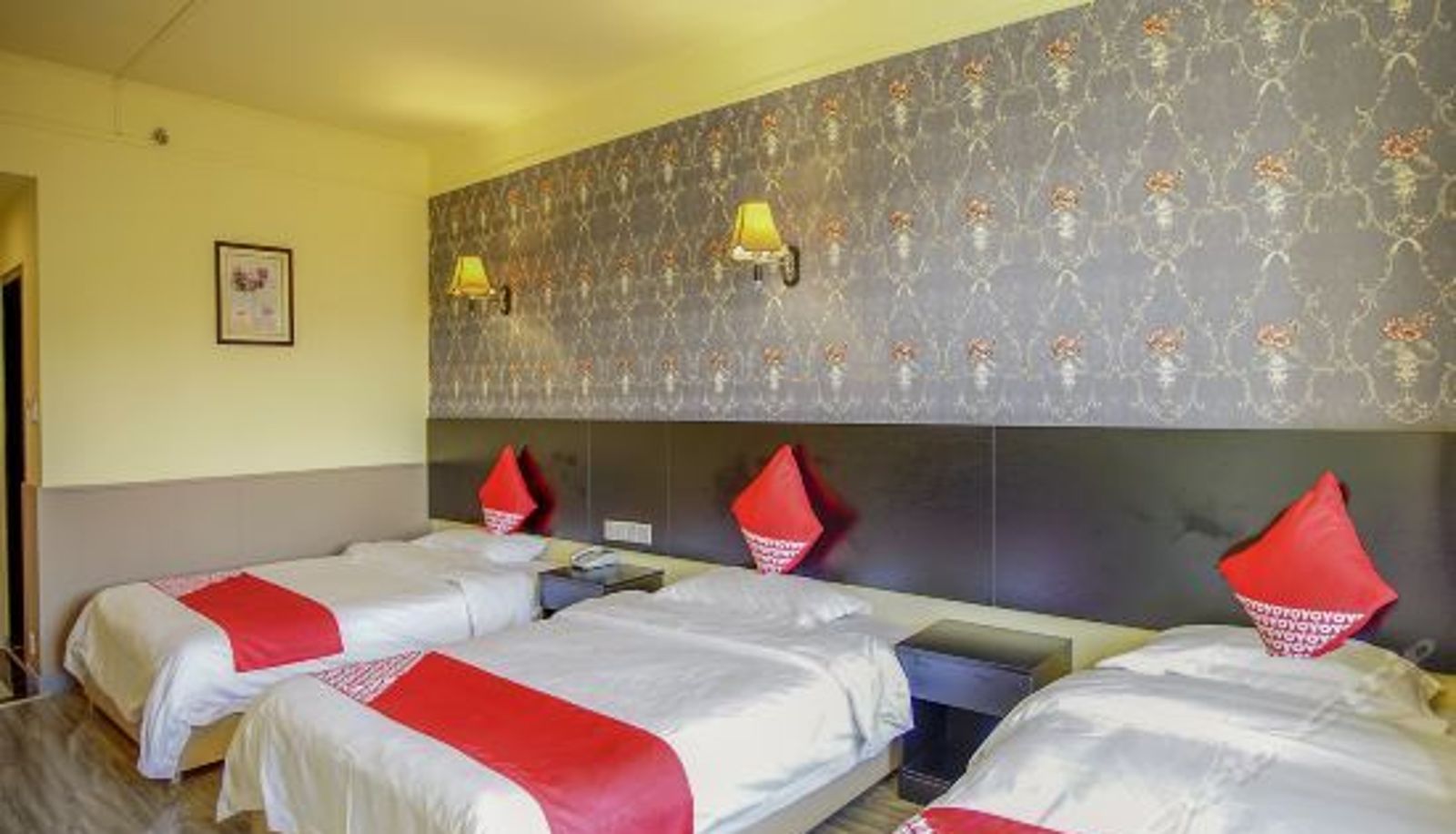 Tripla - Lanzun Business Hotel