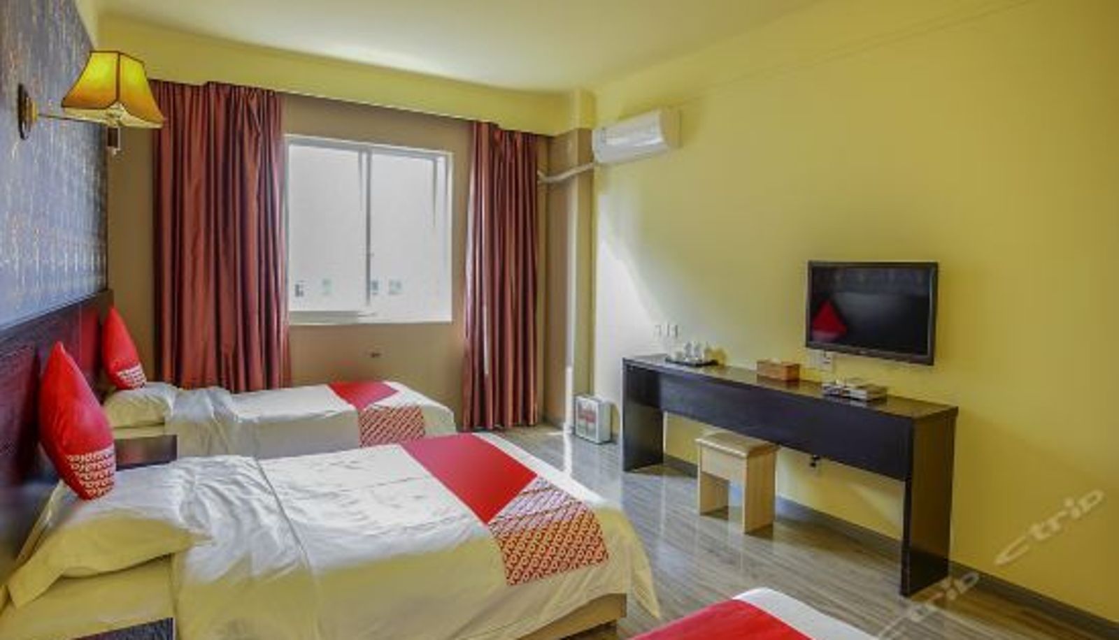 Tripla - Lanzun Business Hotel