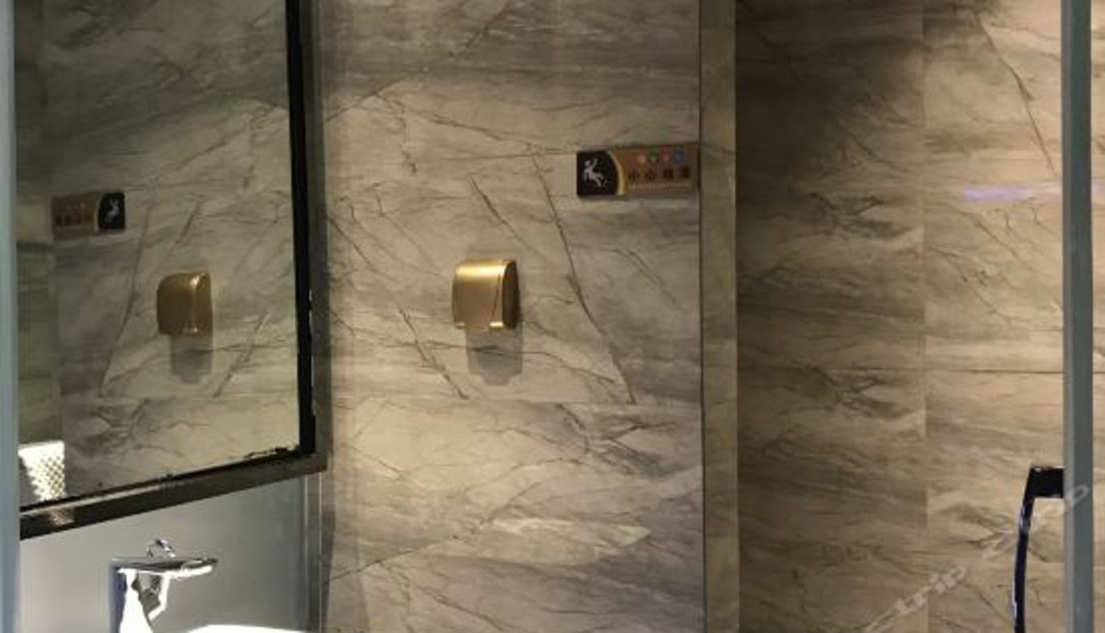 Chambre Supérieure - Bestland Hotel