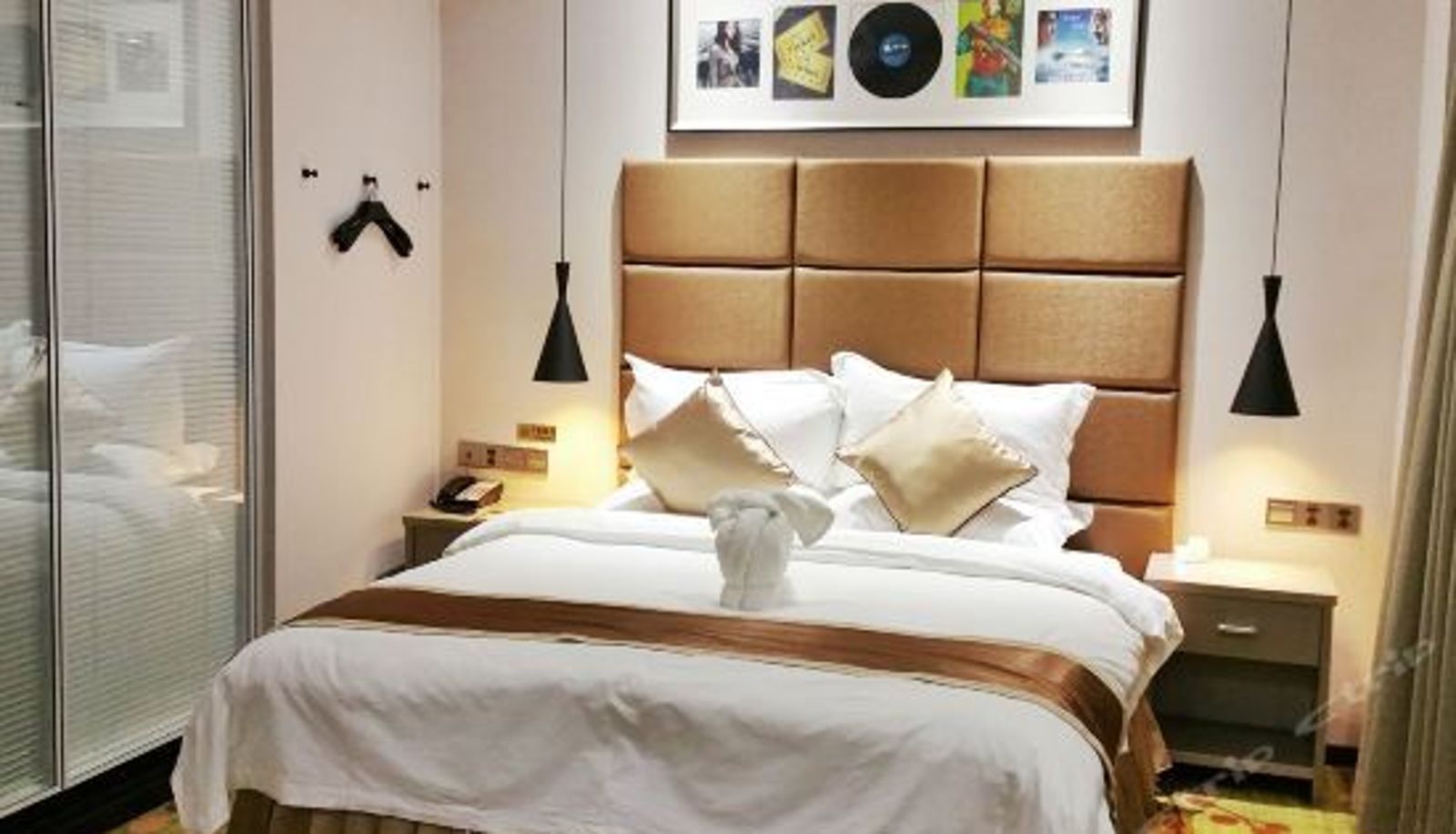 Suite - Anshulin Movie Hotel