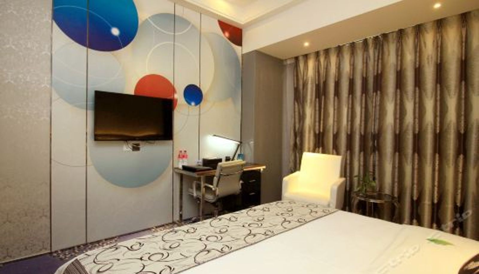 Camera business - Deep Blue Digital Hotel