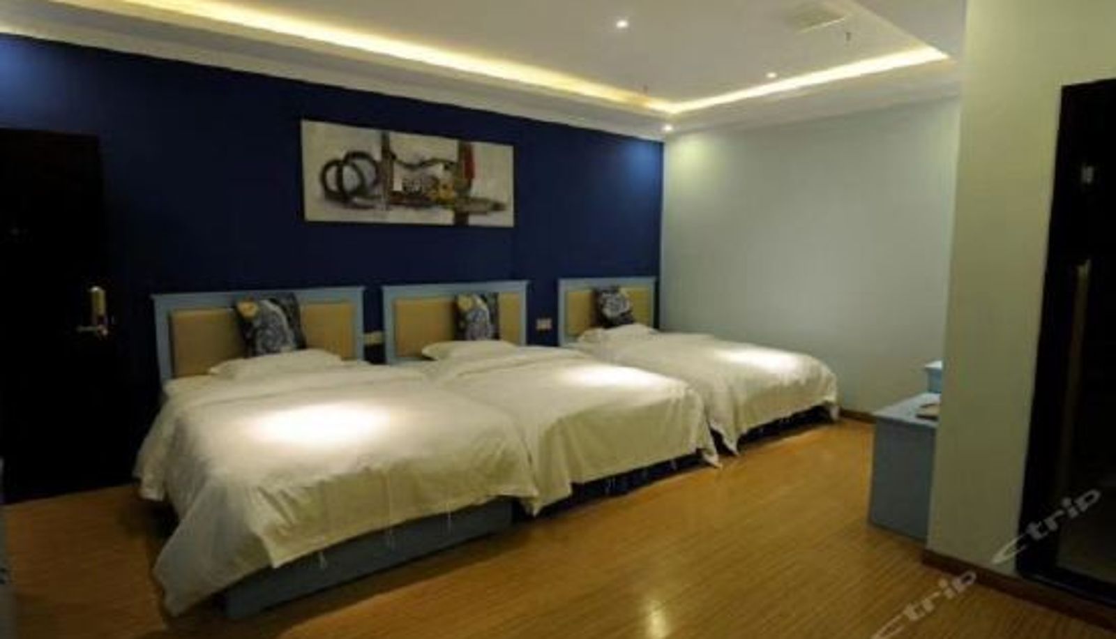 Dreibettzimmer - Blue Night Hotel