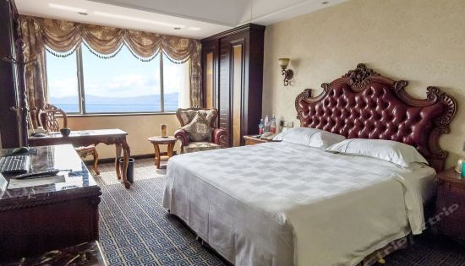 Business room - Grand Regency Hotel