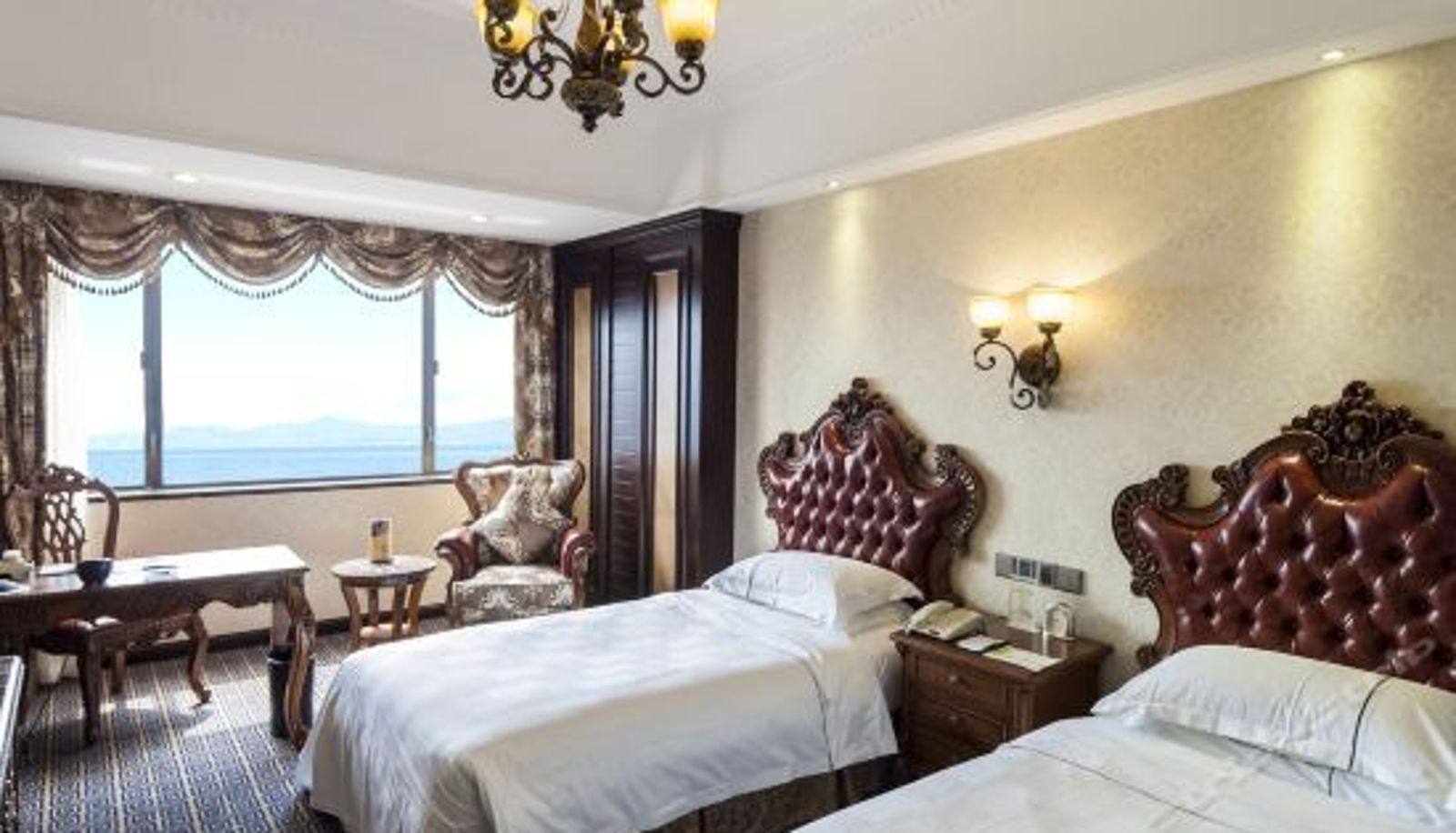 Business room - Grand Regency Hotel