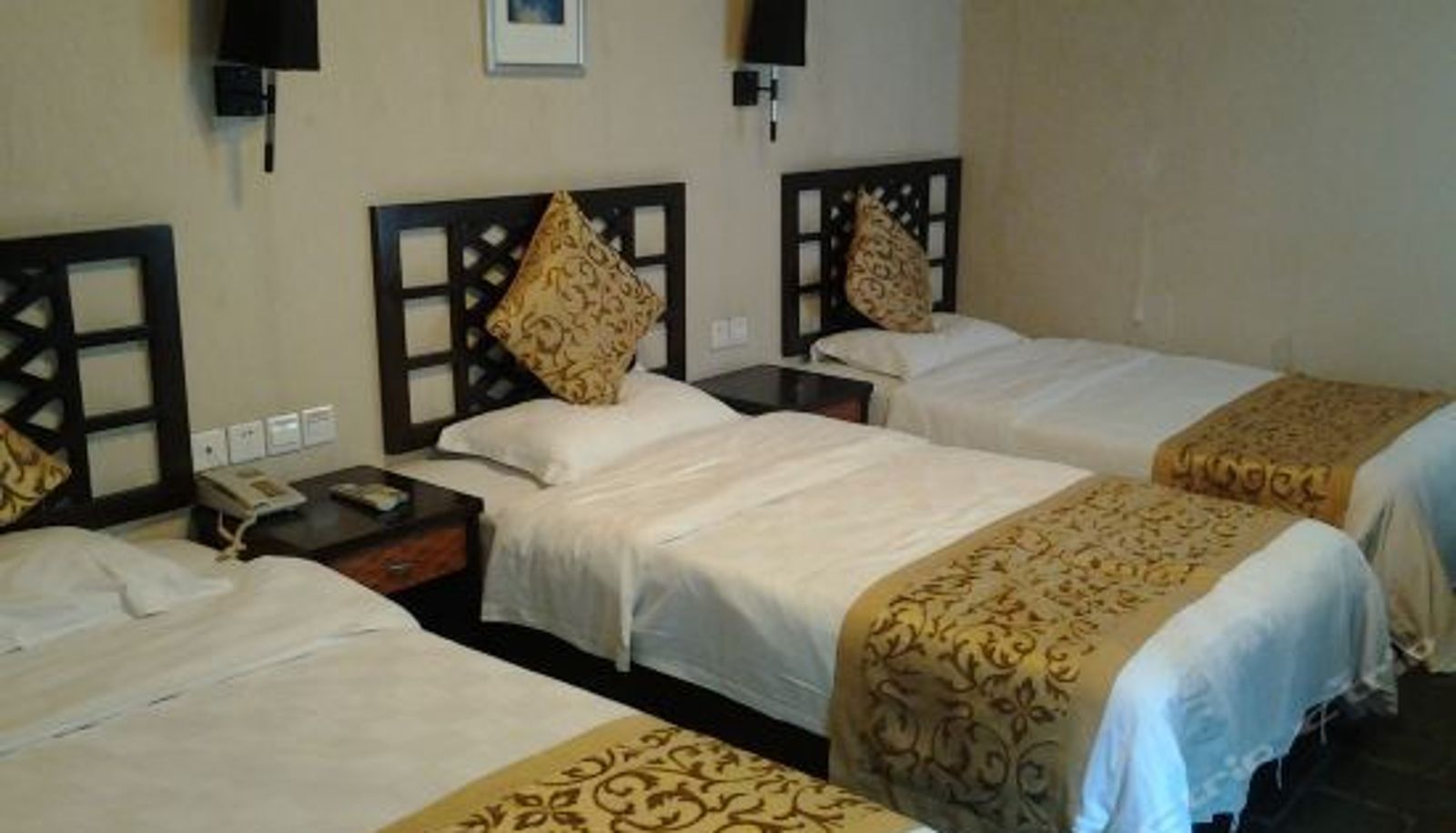 Pokój trzyosobowy - Qingfeng Gorge Resort Hotel