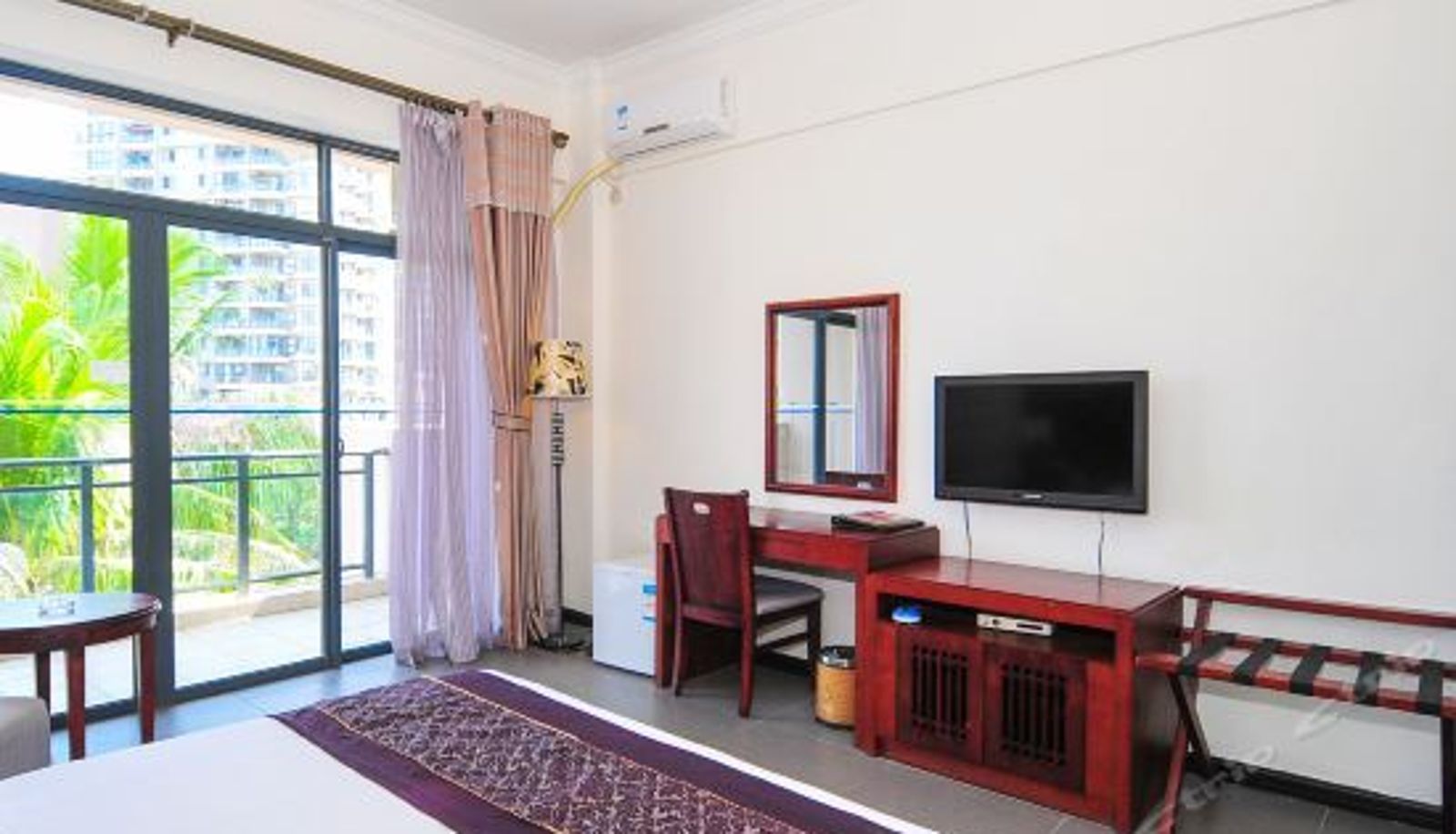 Room with river view - Huating Business Hotel