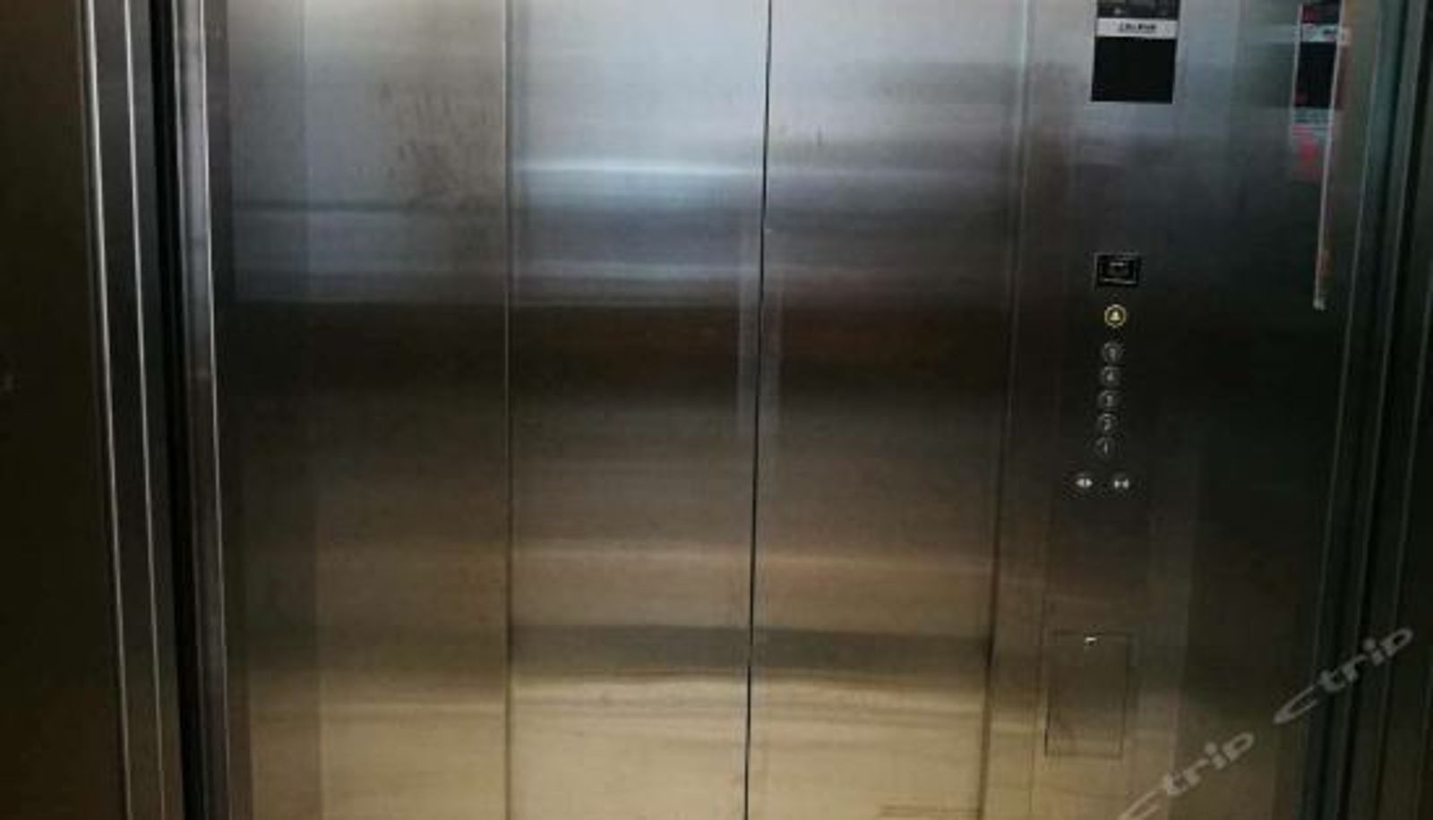 Recepción - 古南都逸居酒店(南京新城市广场龙江地铁站店)
