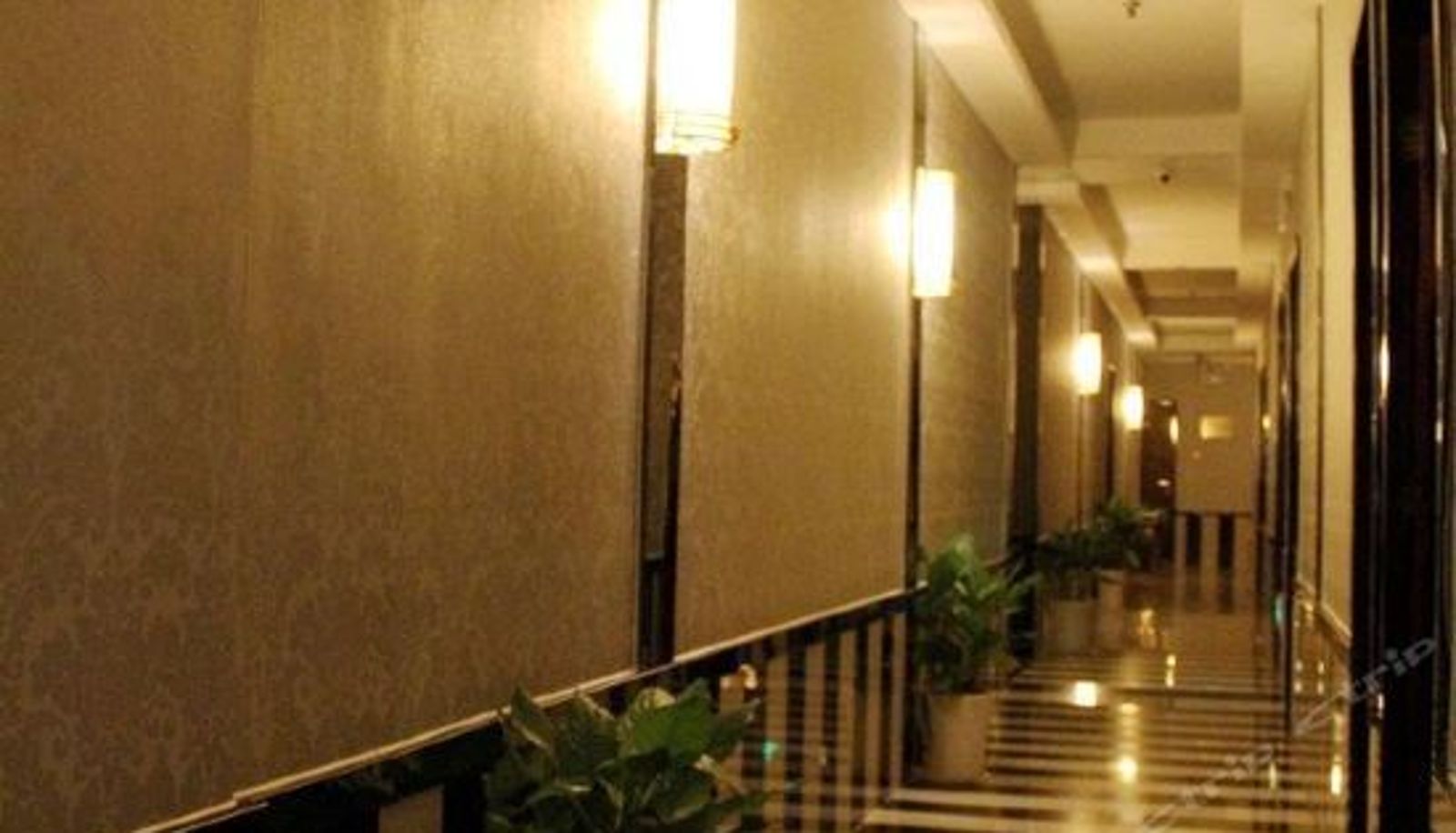 Recepción - 古南都逸居酒店(南京新城市广场龙江地铁站店)