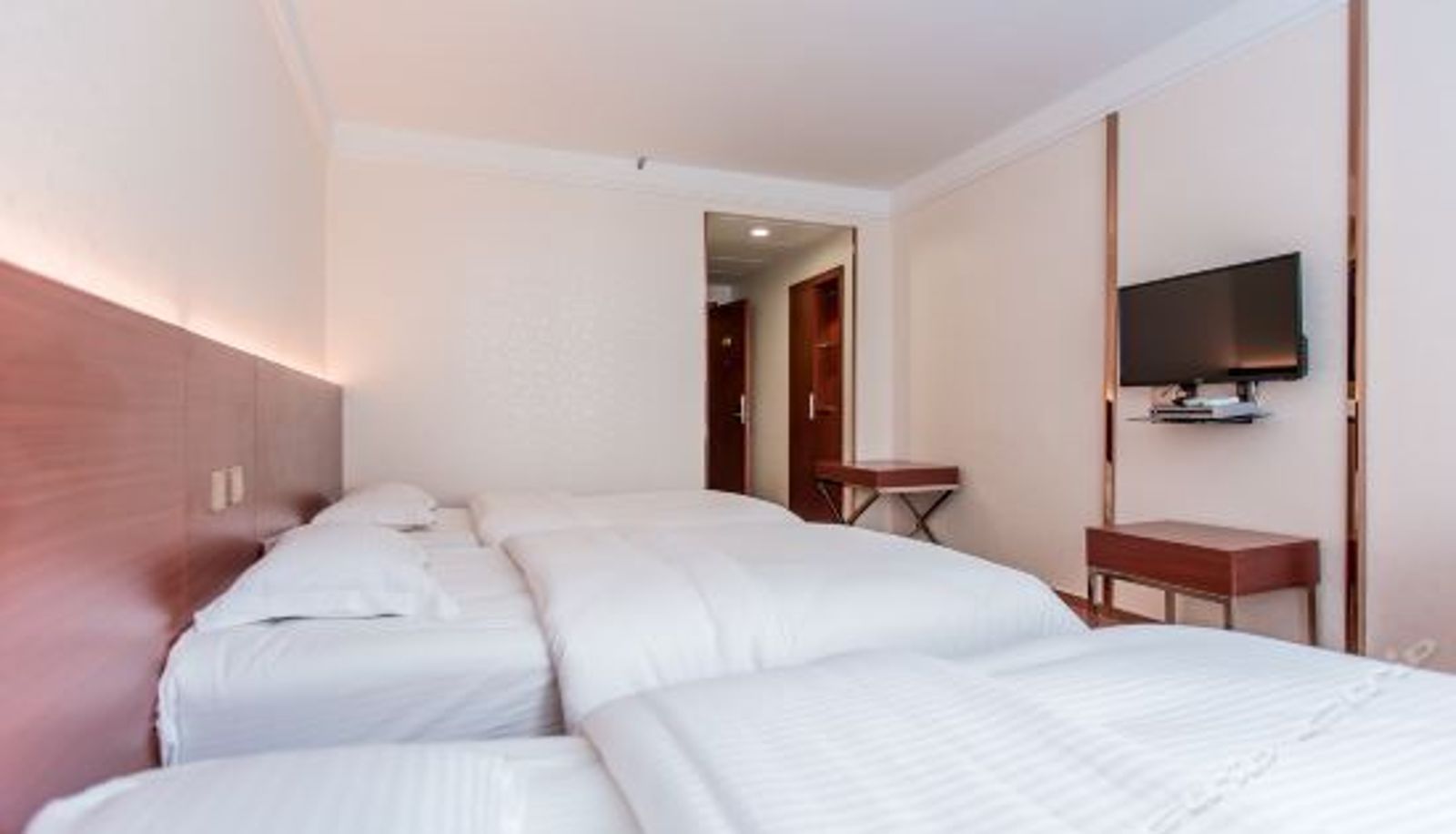 Triple room - Ocean Sunrise Hotel