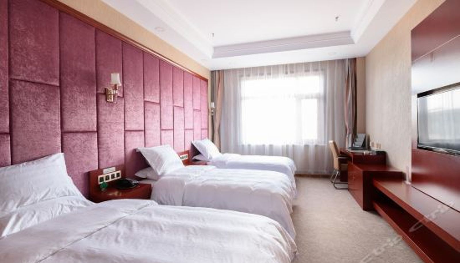 Dreibettzimmer - Qinhuangdao Boman Hotel