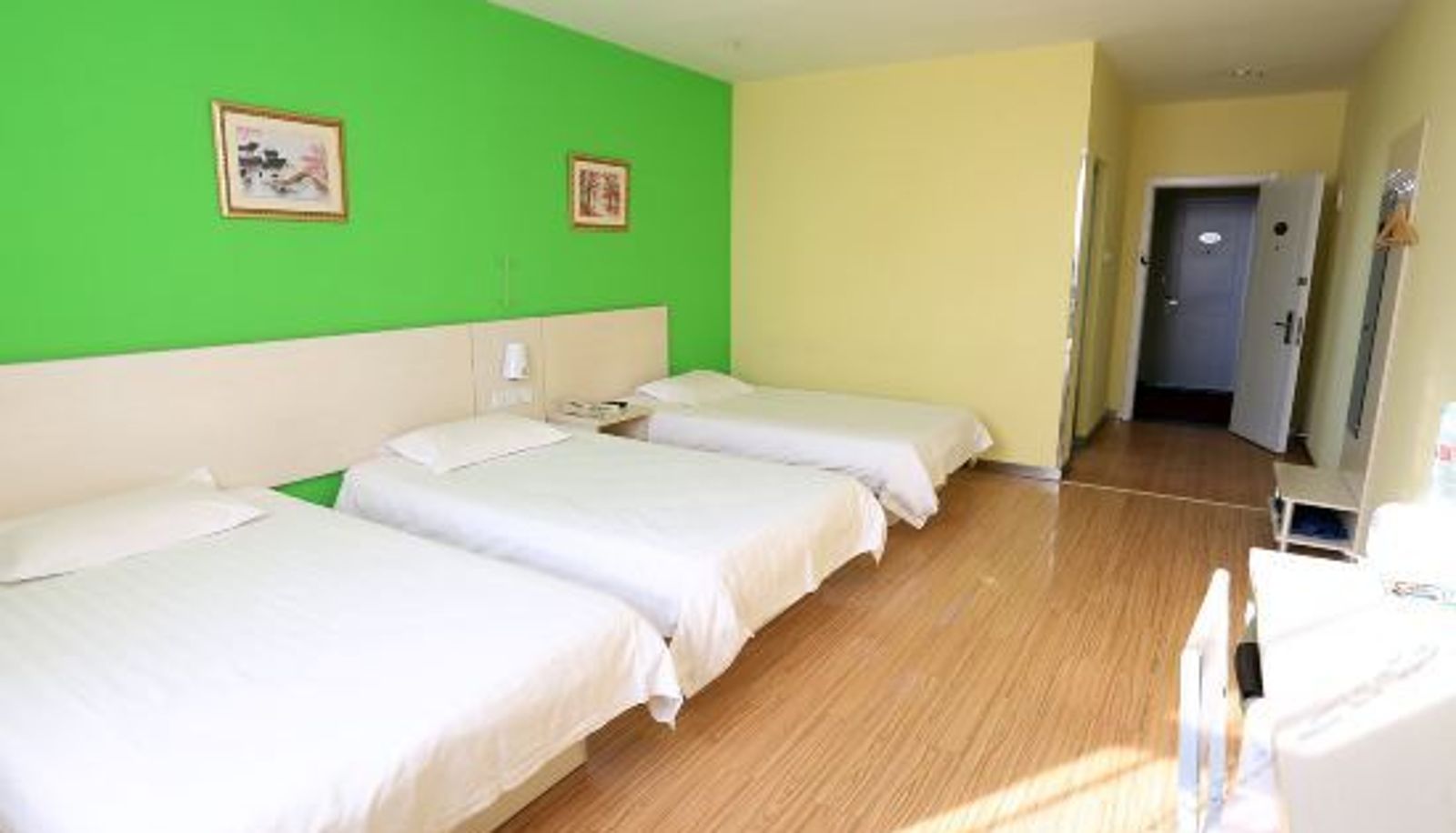 Dreibettzimmer - Jinghua Hotel (Baoding Railway Station)