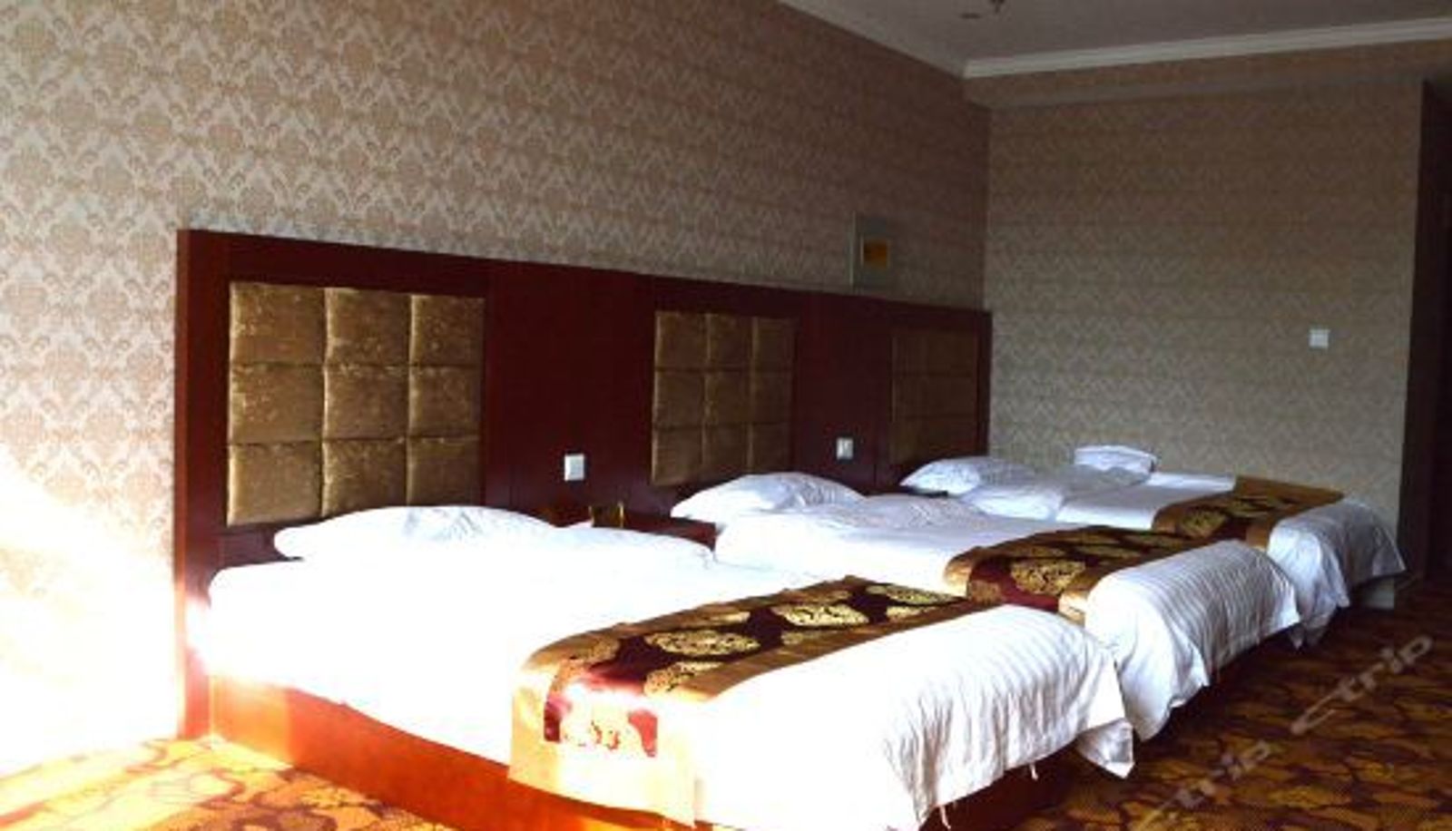 Dreibettzimmer - 呼和浩特亿品商务酒店