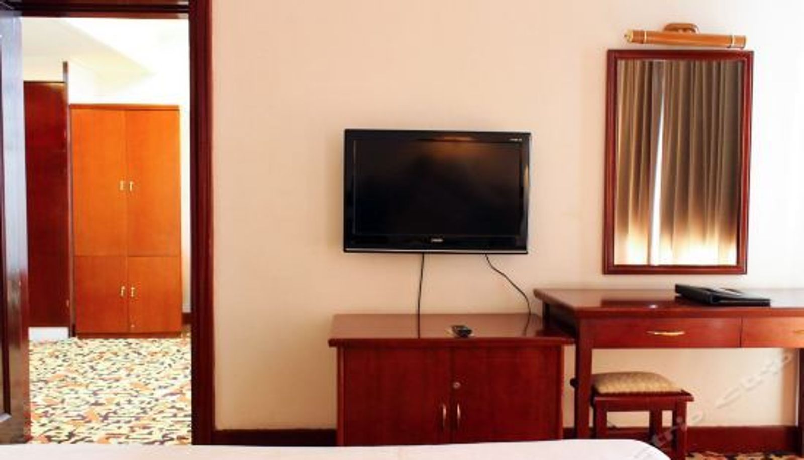 Suite - Golden Coast Hotel