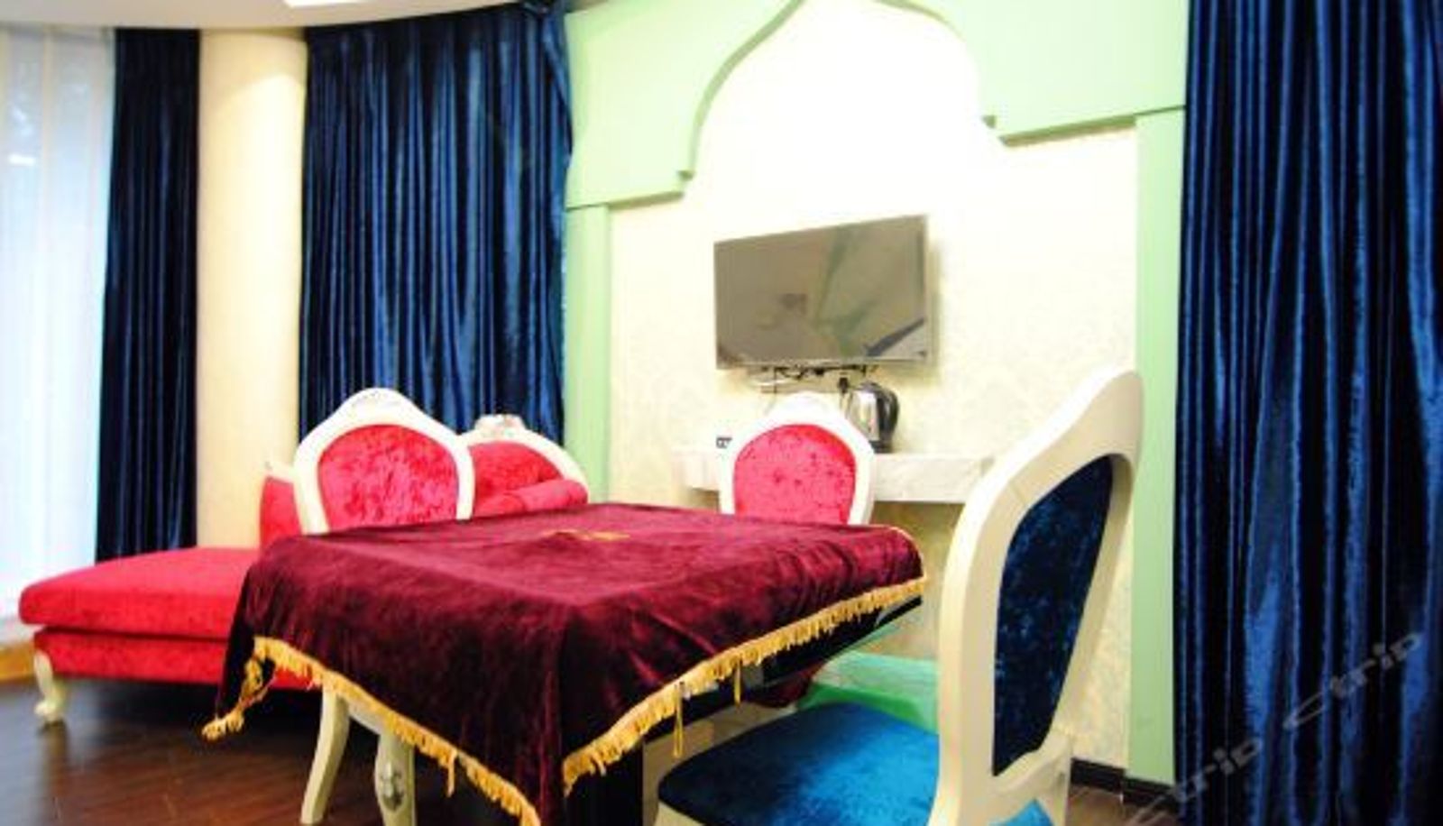 Suite - Chongqing Yueyou Hotel Huangnibang Branch