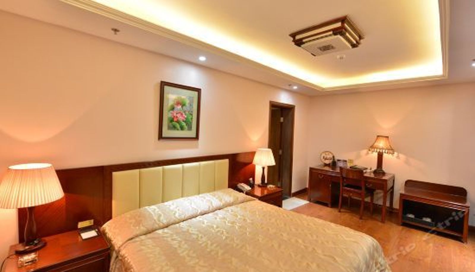 Suite - Beijing Xinjiang Bazhou Office
