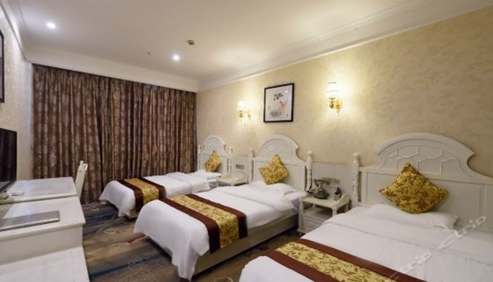 Habitación triple - Yijiayi Hotel