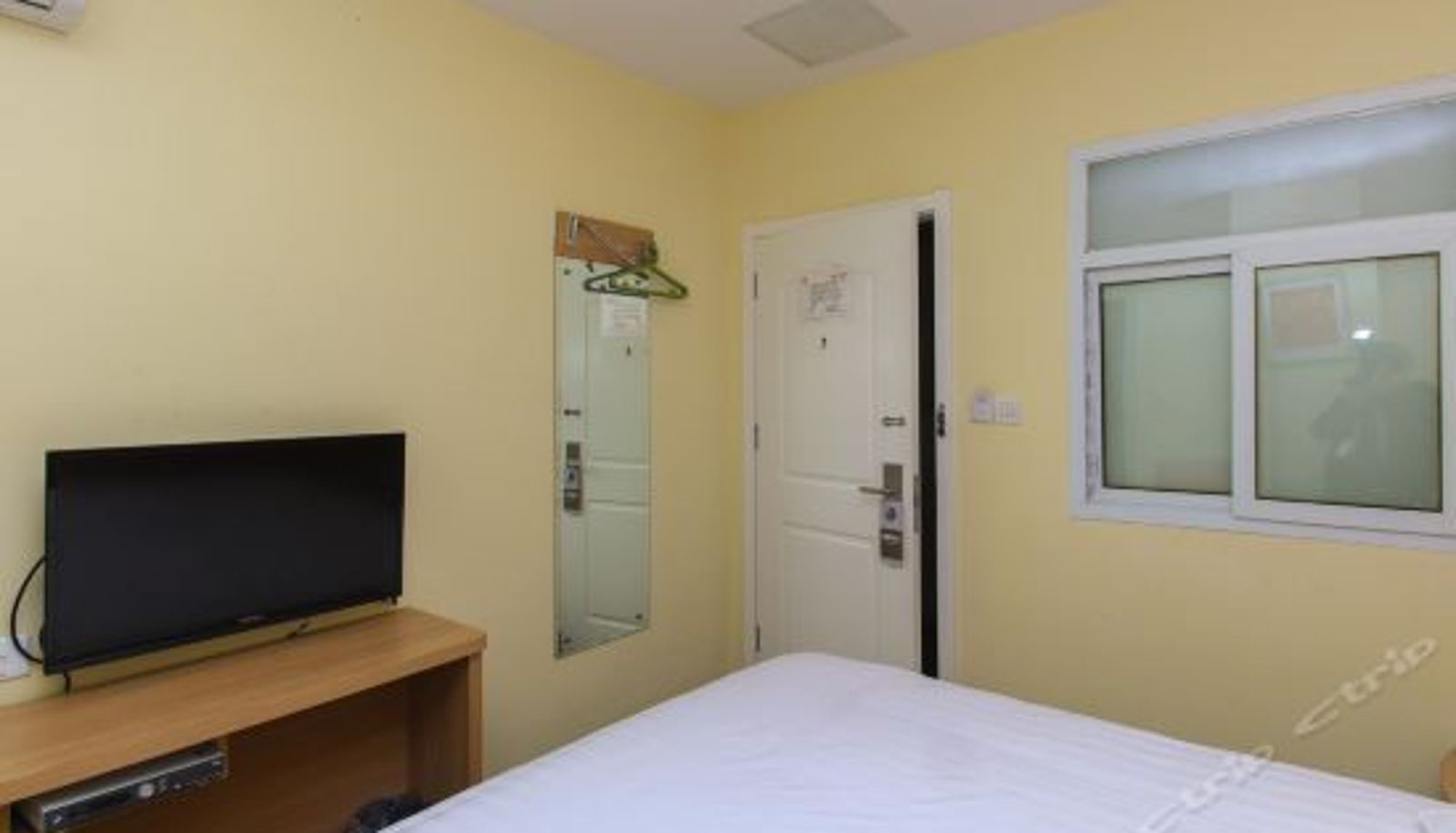 Camera business - Home Inn (Nanjing Jiangsu Road)