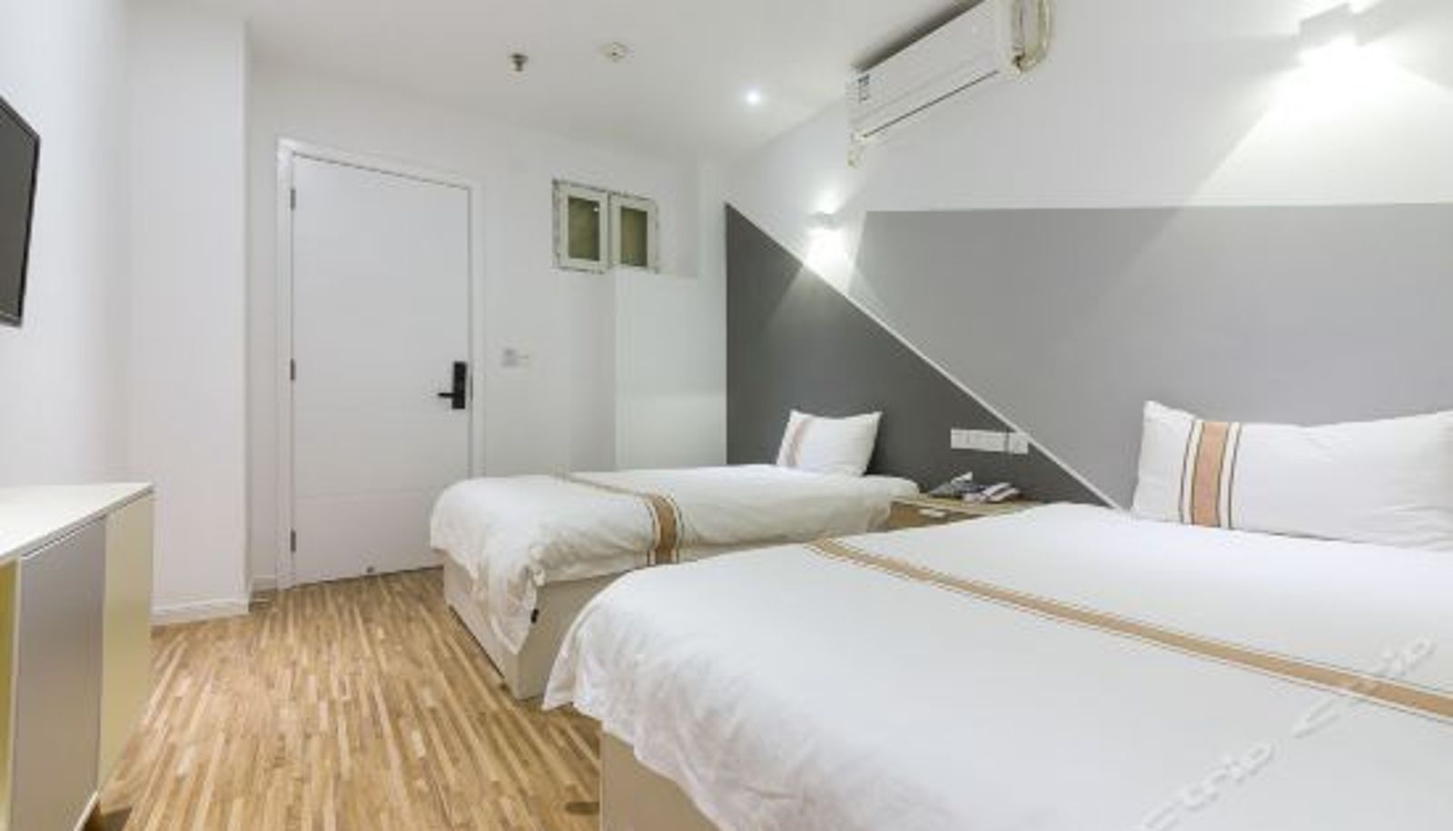 Standardzimmer - Xingqiliu Business Hotel