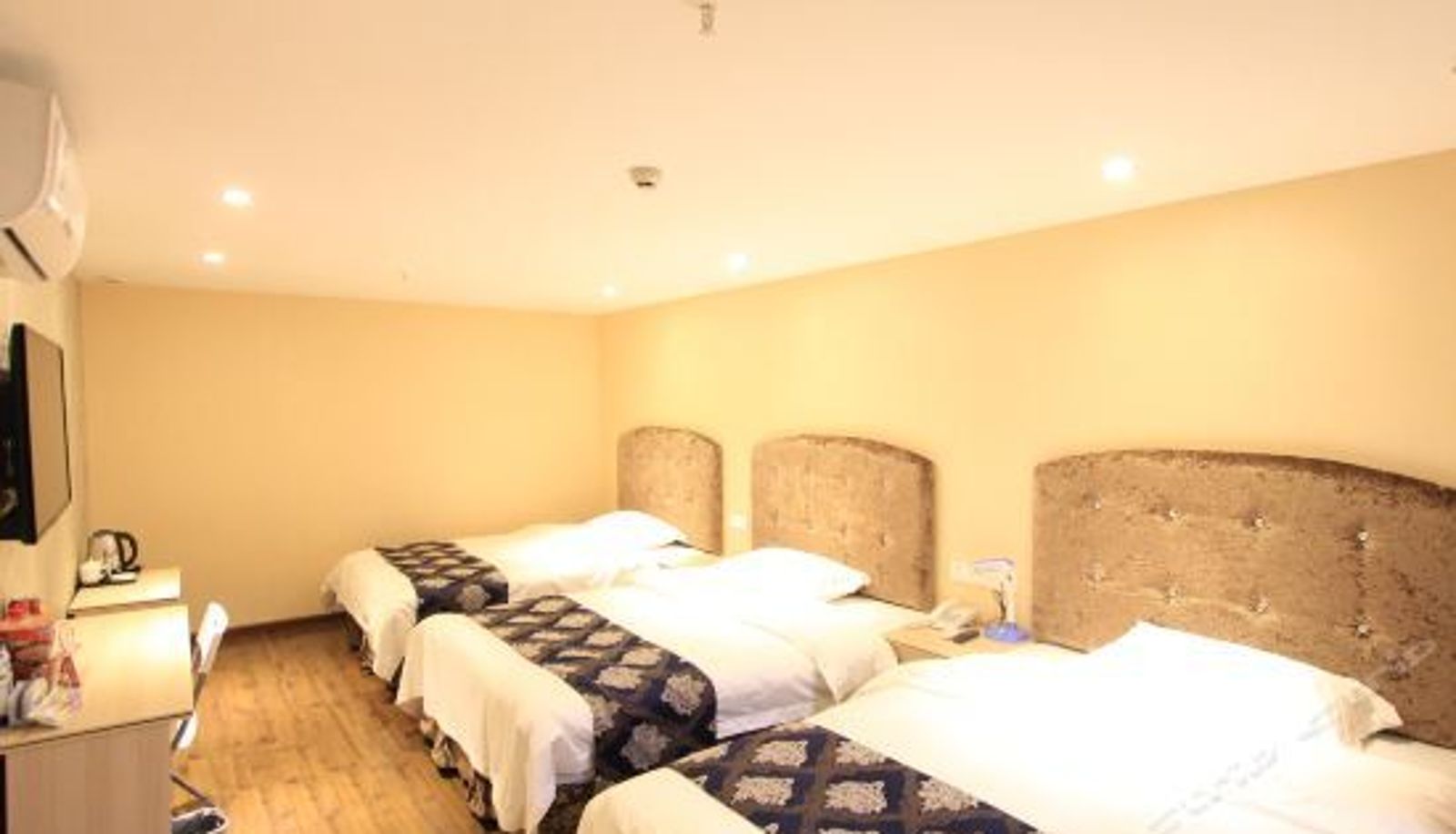 Tripla - Yuelai Hotel