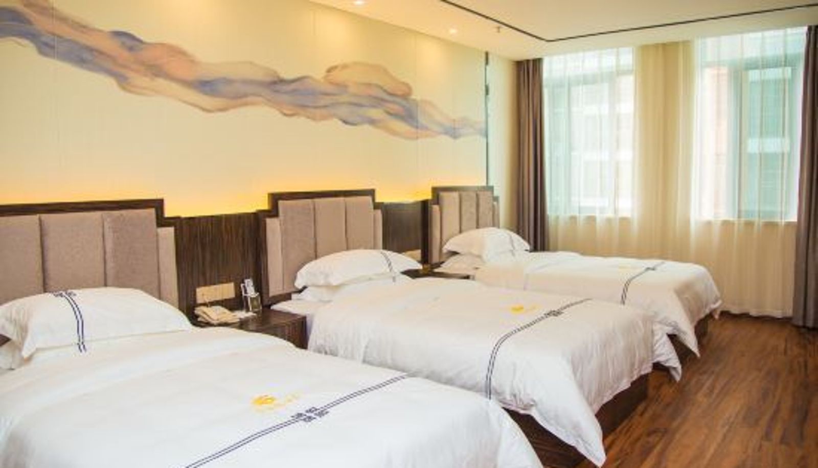 Tripla - JinMaLongHotel
