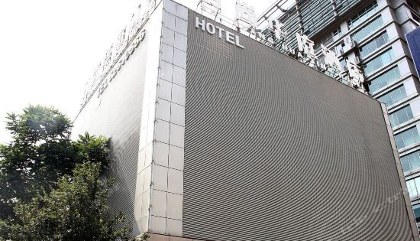 Außenansicht - Fashion Huating Hotel (Beijing Suzhou Street)