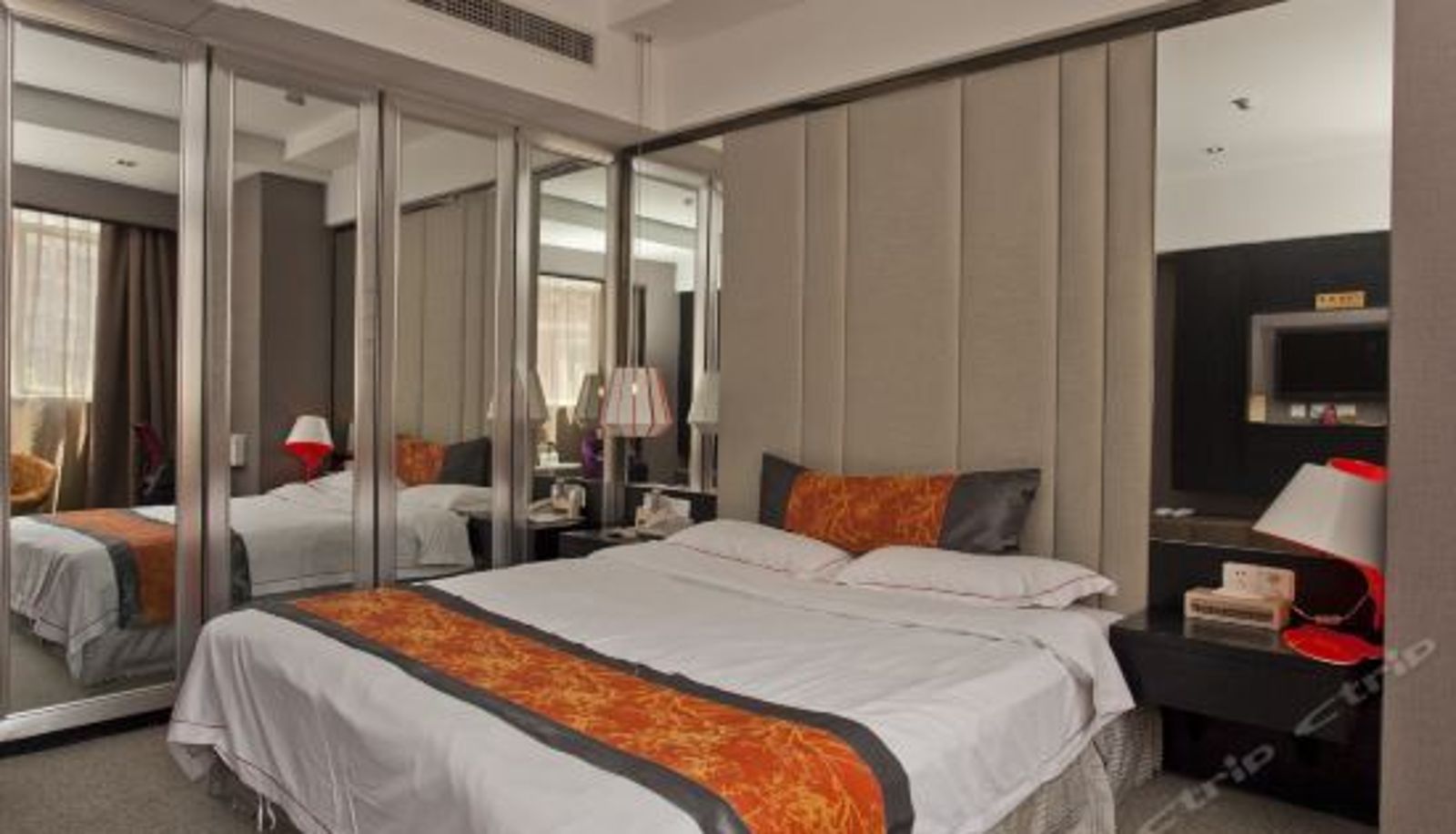 Camera business - Chongqing only seven fashion The Inn Boutique