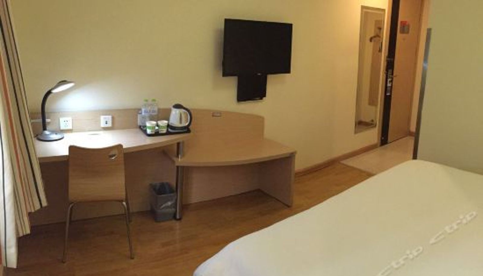 Camera business - Motel 168 (Chongqing Shangqing Temple)