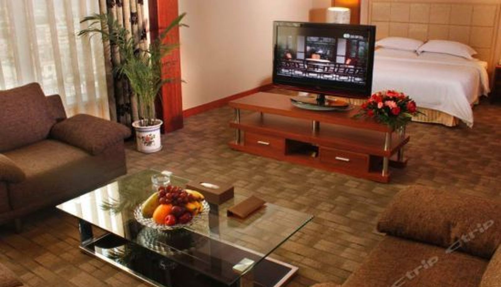 Suite - Three Suns Hotel