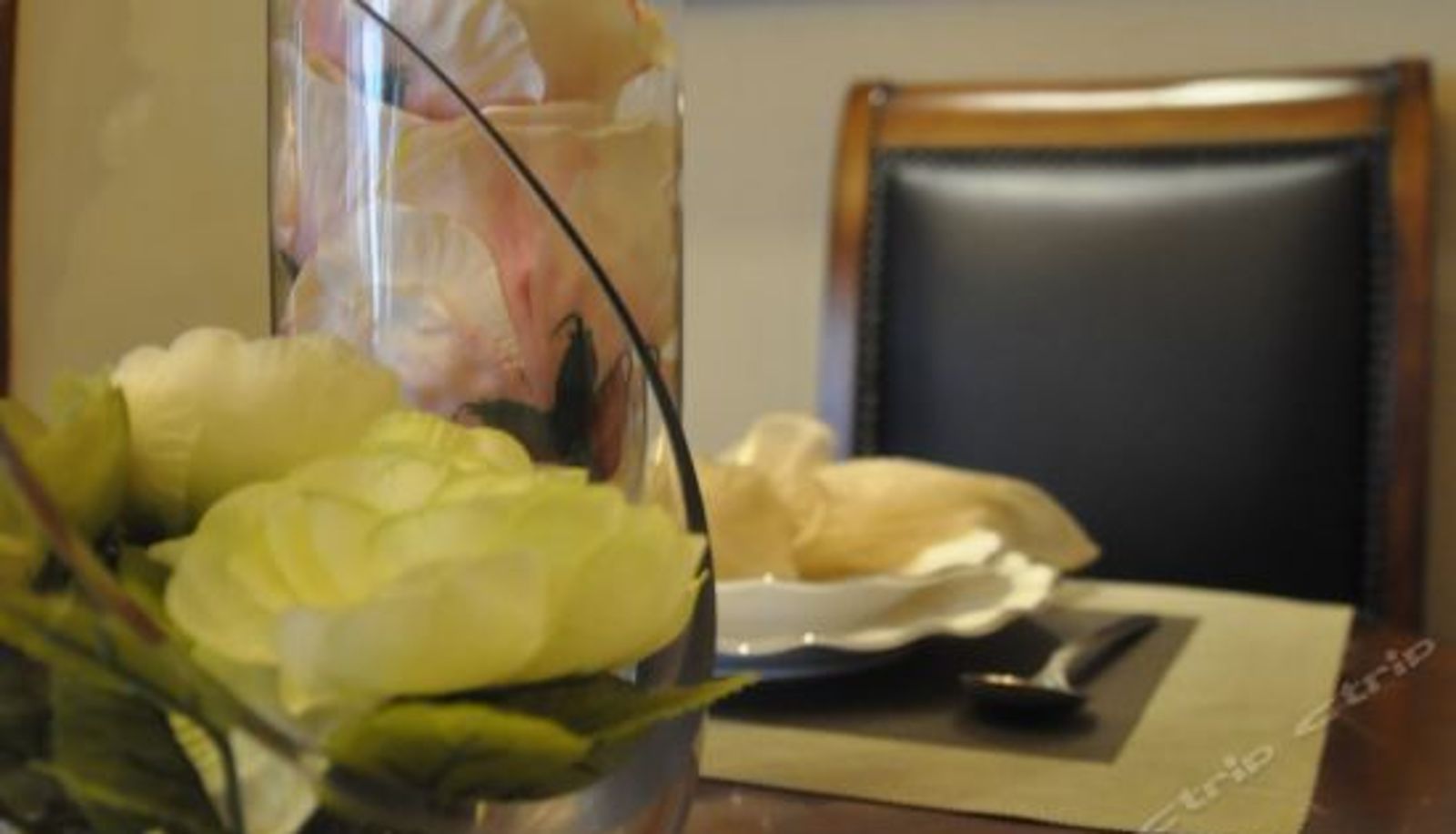 Pokój z widokiem na rzekę - Kaina Apartment Hotel