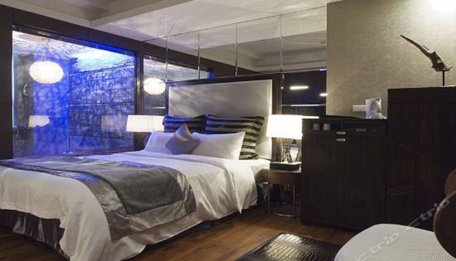 Suite - Golden Hot Spring Hotel