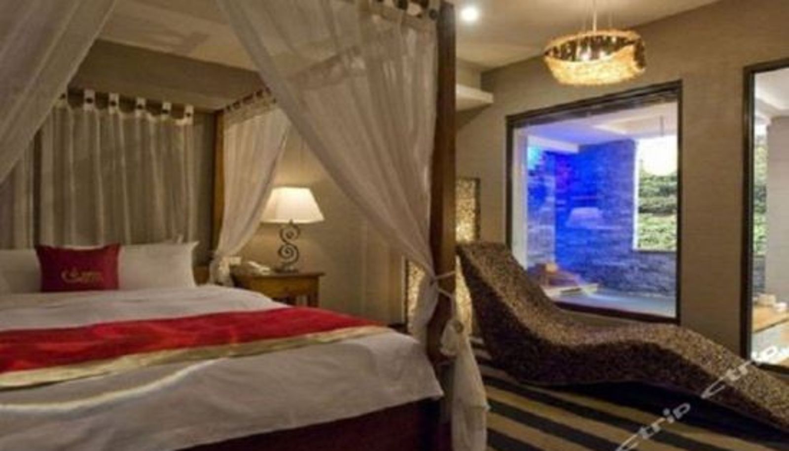 Suite - Golden Hot Spring Hotel
