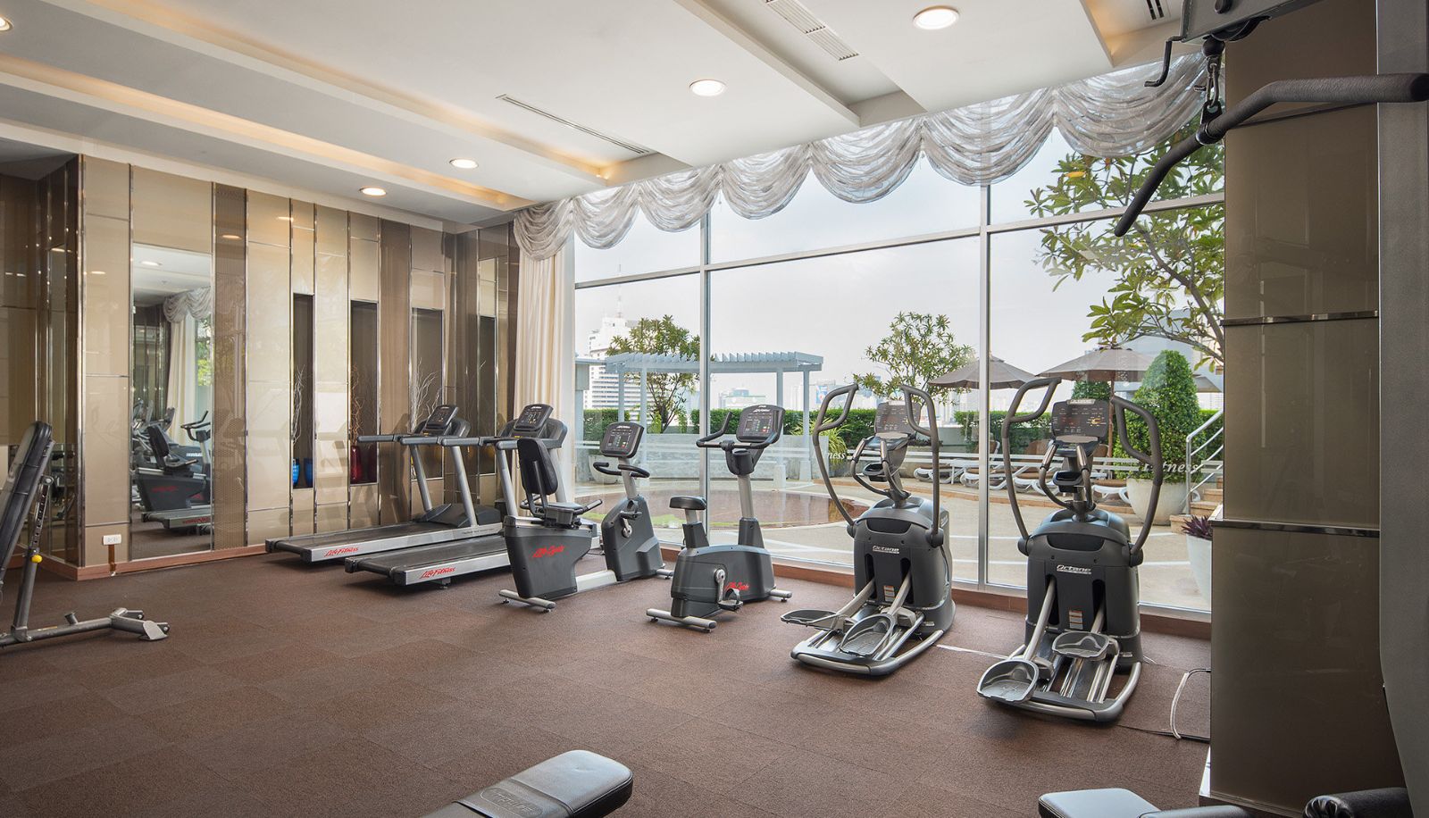 Fitnessraum - The Berkeley Hotel Pratunam