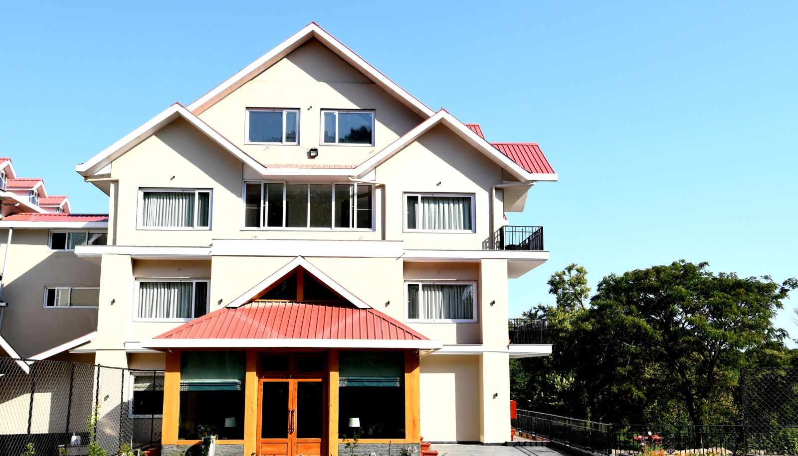 Vista exterior - Mastiff Villa Camellia by OTHPL