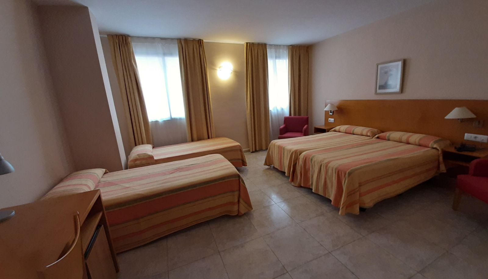 Habitación cuádruple - Hotel Rostits