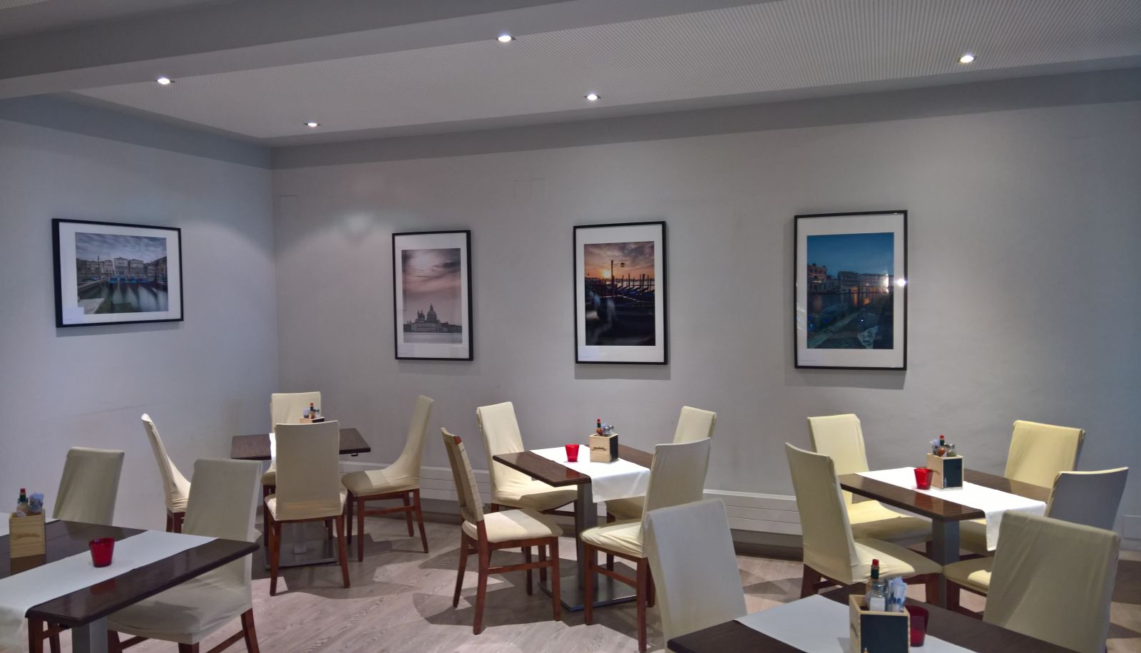 Sala śniadaniowa w restauracji - Parkhotel