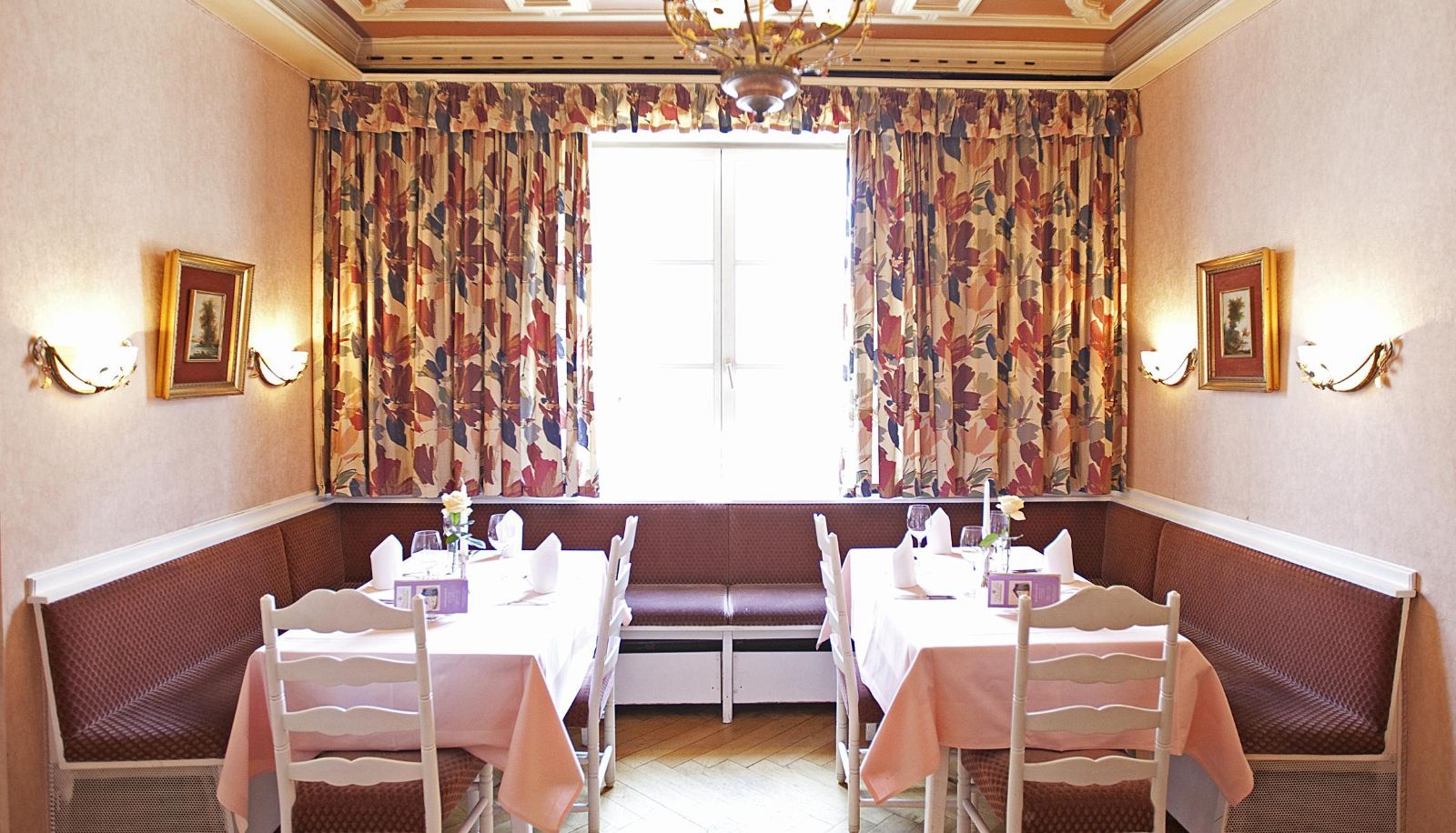 Breakfast room within the restaurant - Hirsch