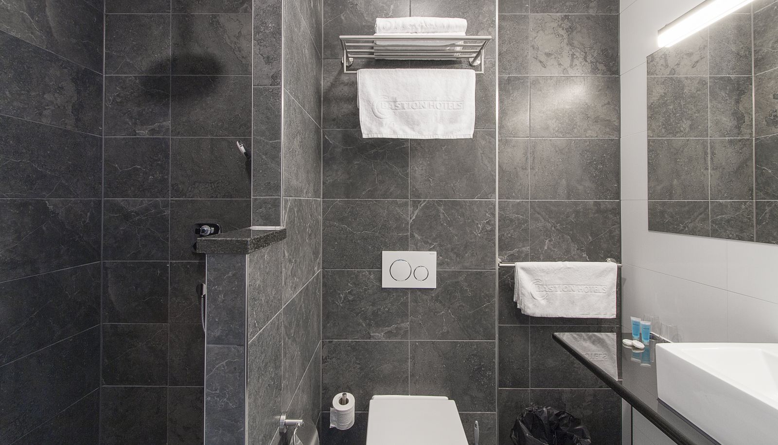 Badkamer - Bastion Hotel Arnhem