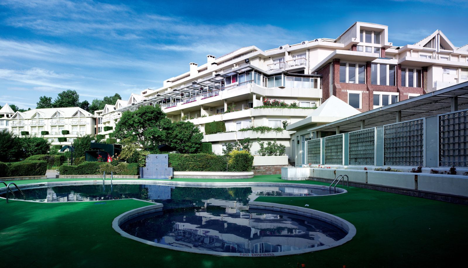 Hotel outdoor area - Pearl Continental Bhurban