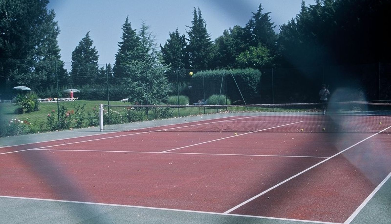 Tennis court - Hostellerie du Moulin de la Roque Logis