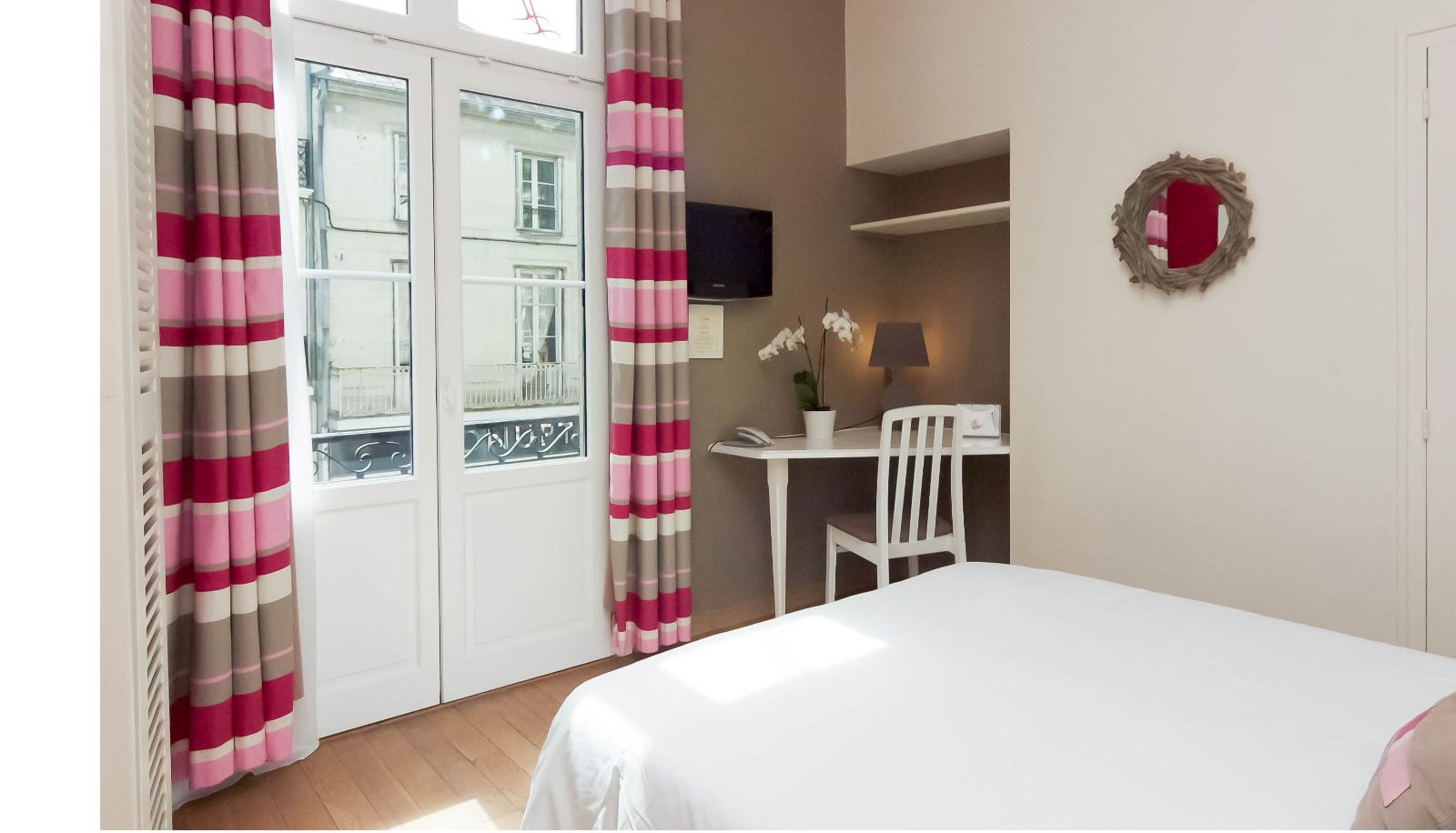 Standardzimmer (Doppel) - Saumur  Hôtel Le Londres The Originals Boutique